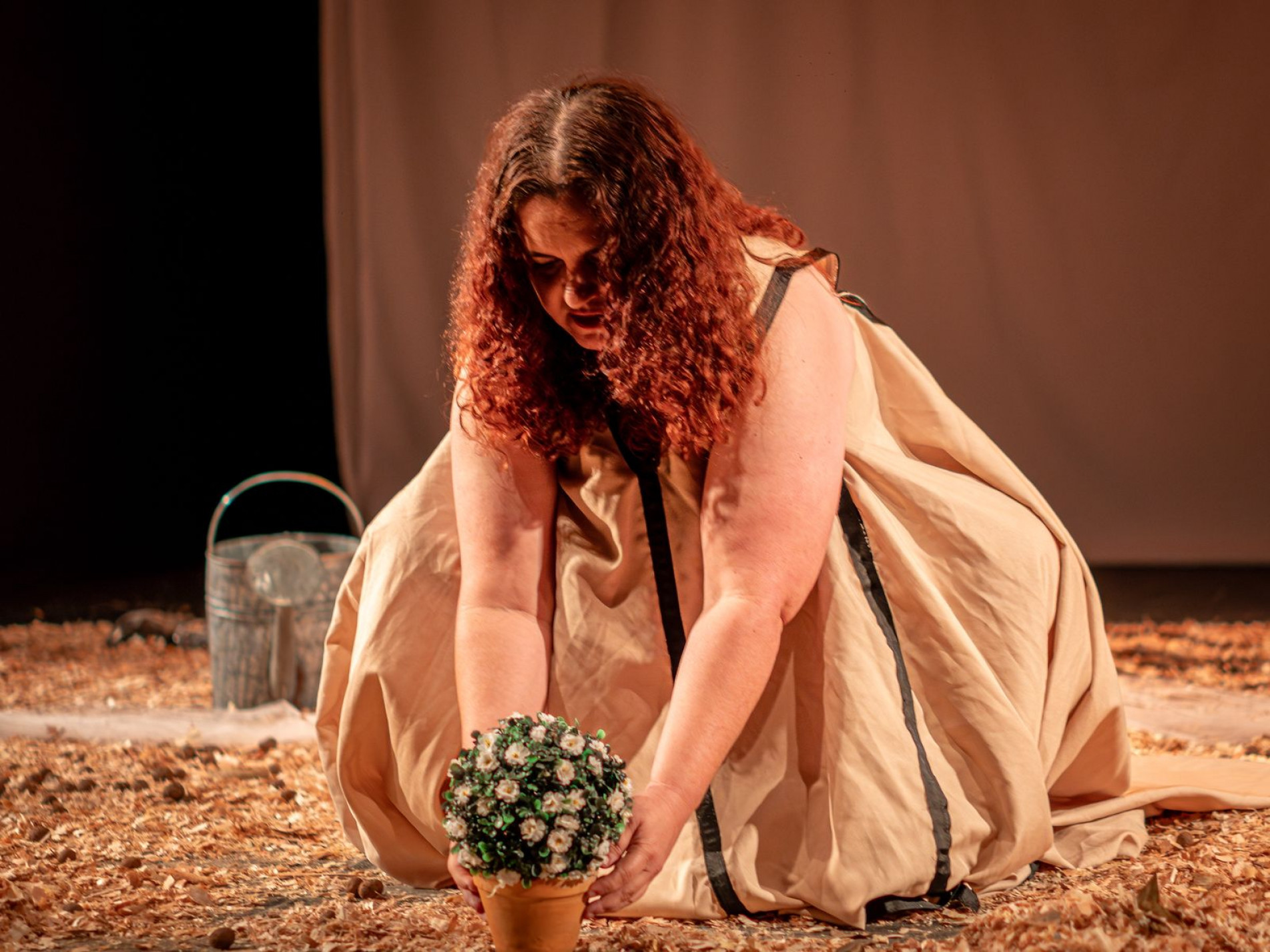 Escrito e dirigido por Anália Marques, Canteiro de Memórias realiza um mergulho na ancestralidade feminina