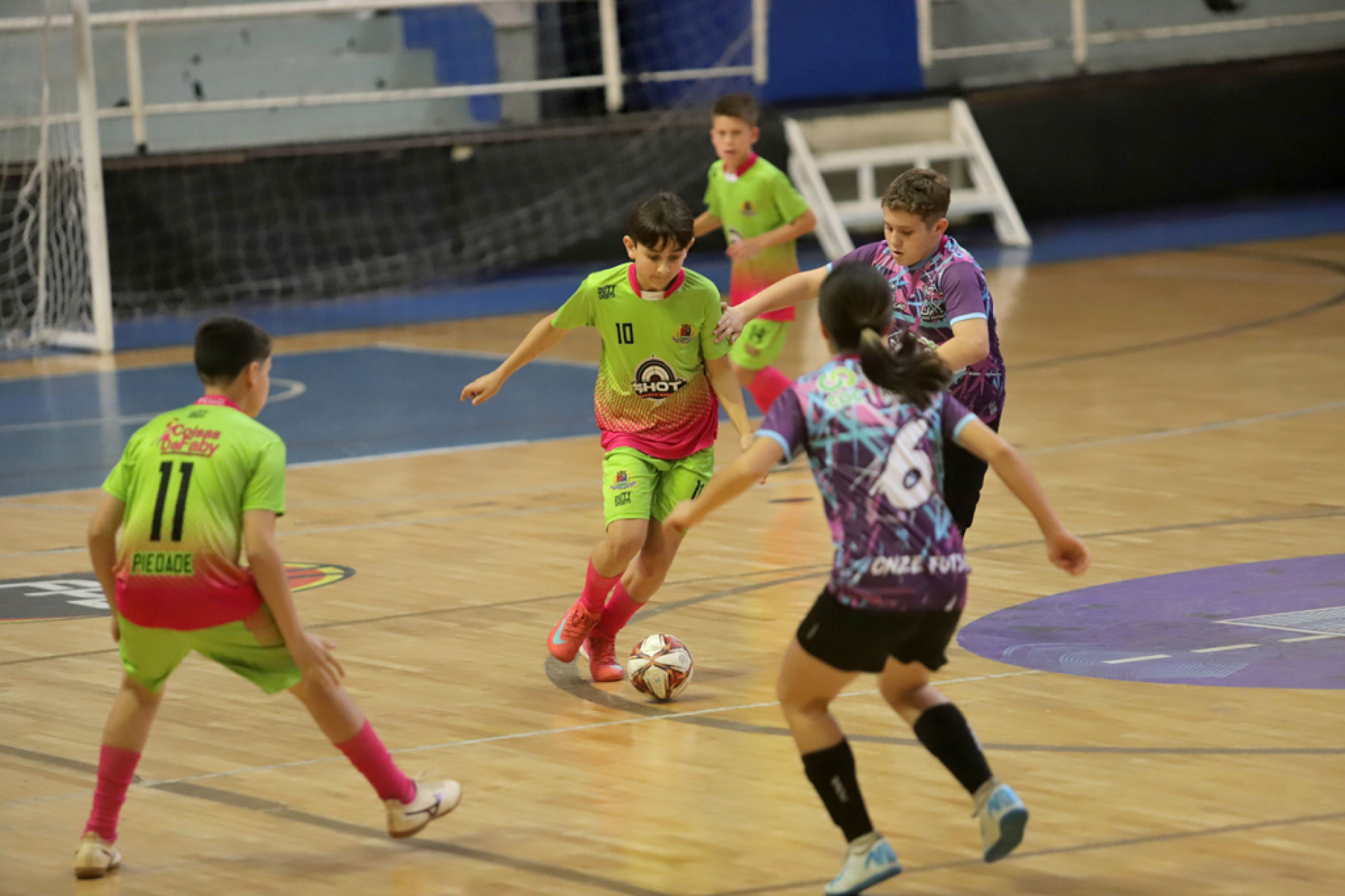 Bola rola a partir de amanhã para 16 partidas, sendo três delas válidas pelas semifinais do maior torneio de futsal do Brasil
