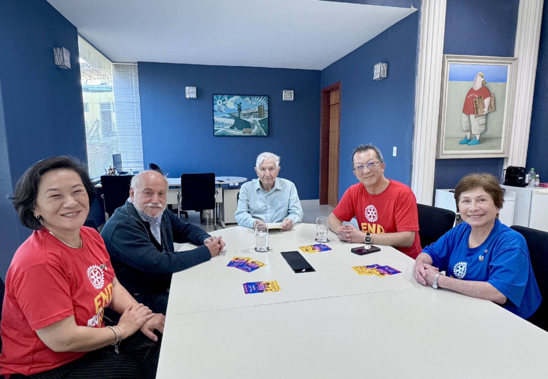 Equipe da organização visita a Fundação Ubaldino do Amaral e é recebida por Laelso Rodrigues (ao centro) e Alcebíades Alvarenga (de barba)

