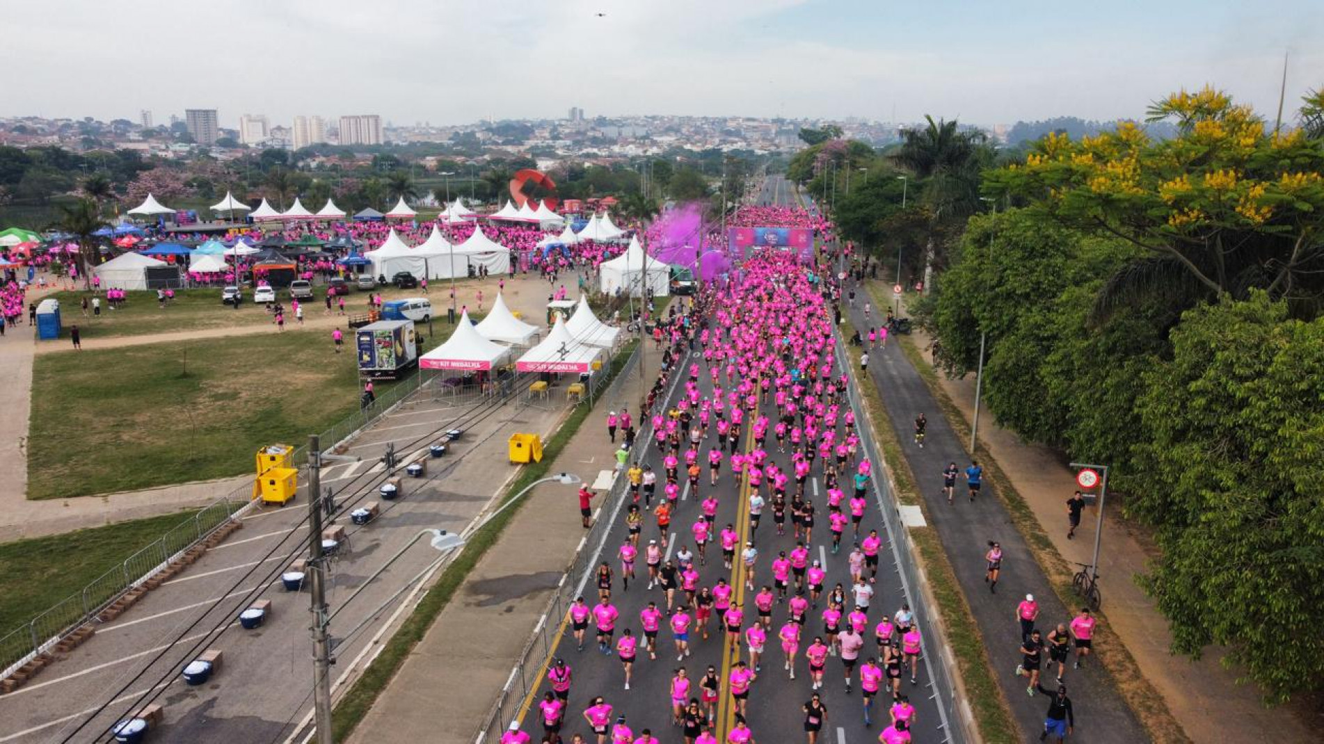 Às 7h30 foi dada a largada