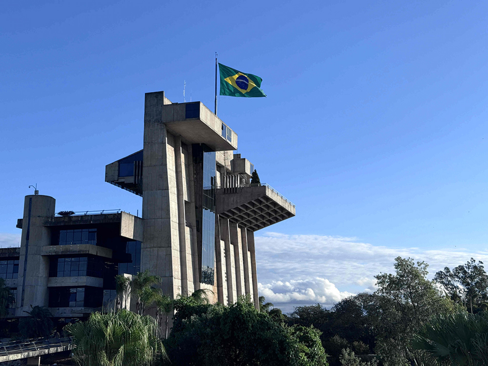 A medida, segundo o Executivo, visa reforçar equipes técnicas e melhorar a qualidade do atendimento à população
