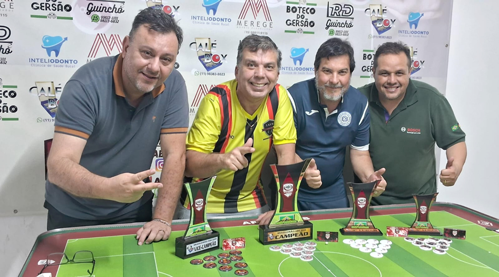 Os quatro primeiros colocados: Edu (2º), Fernando (1º), Tico (3º) e Gilson (4º)