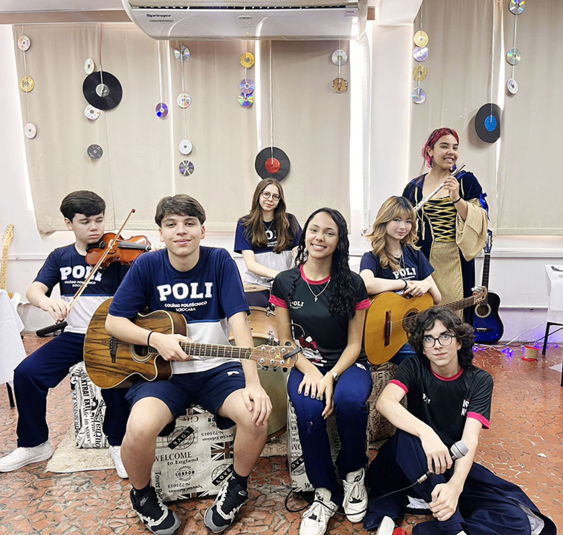 Estudantes surpreenderam o público com apresentações cheias de imaginação e expressão
