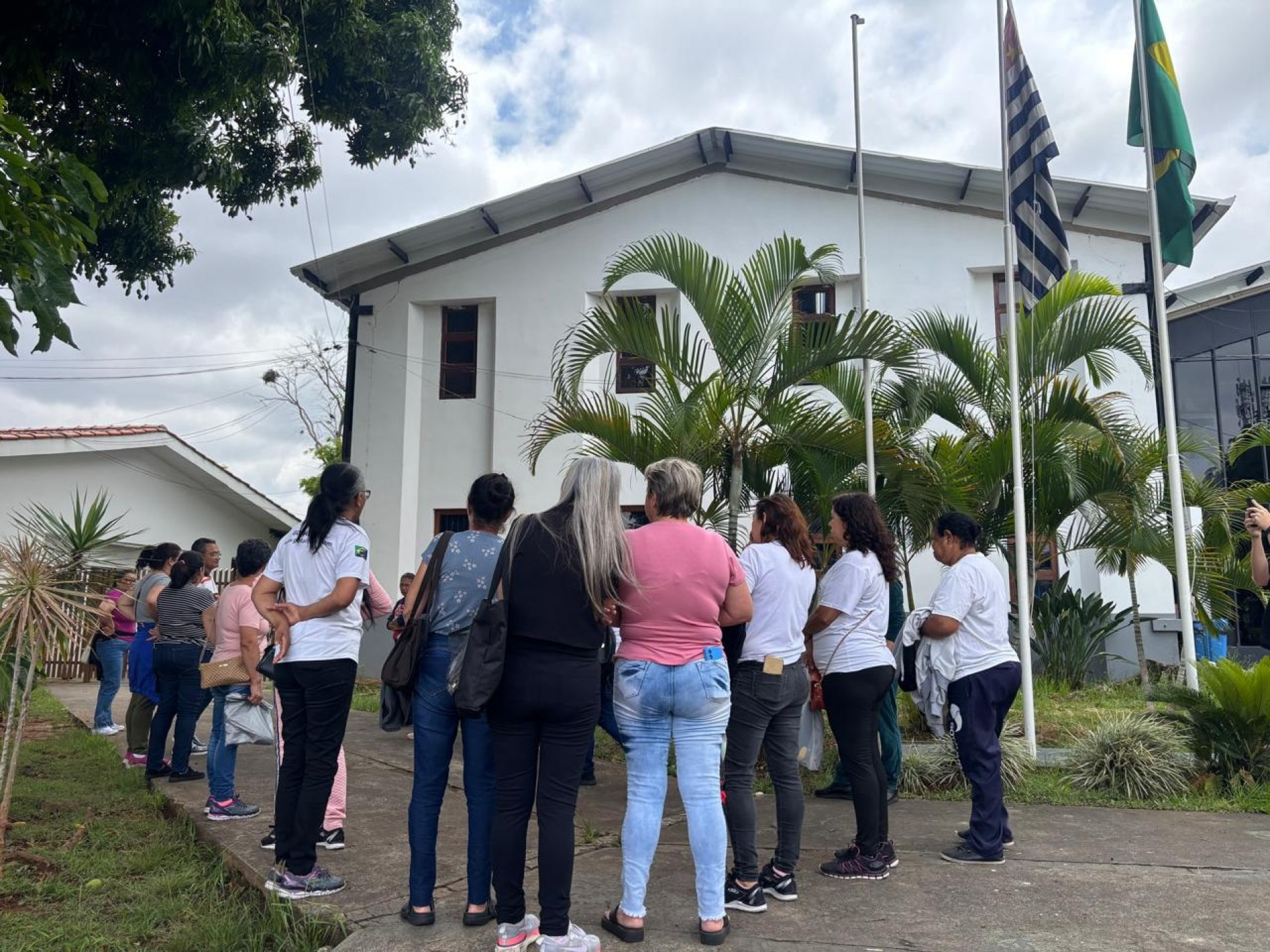 
A situação preocupa as trabalhadoras, que temem ficar sem garantias trabalhistas caso a empresa deixe o contrato
