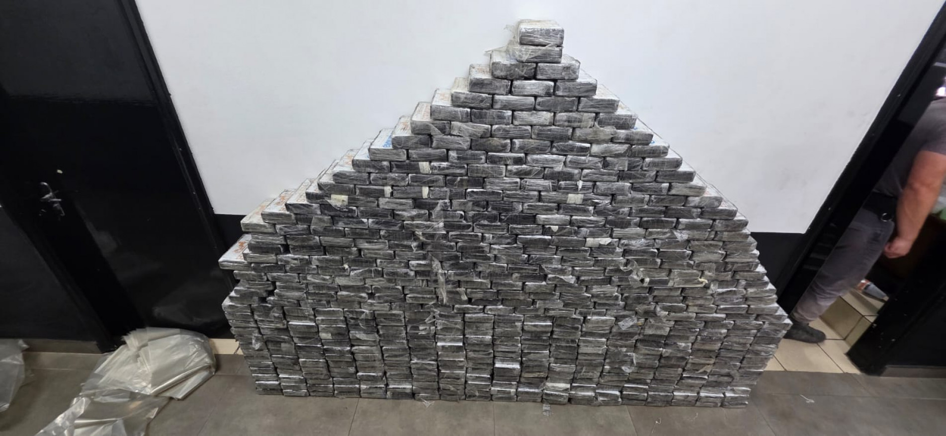 A ação começou depois de uma denúncia sobre um caminhão carregado com milho em situação suspeita