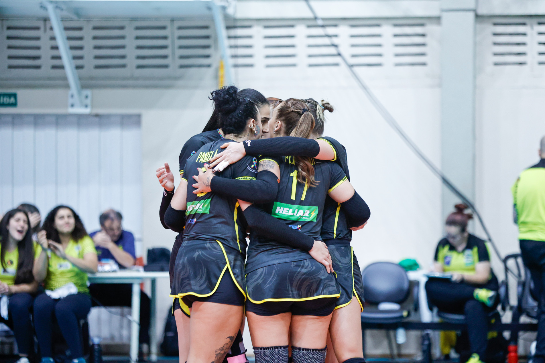 Entre momentos ruins e bons, a equipe conquistou seu segundo set vitorioso