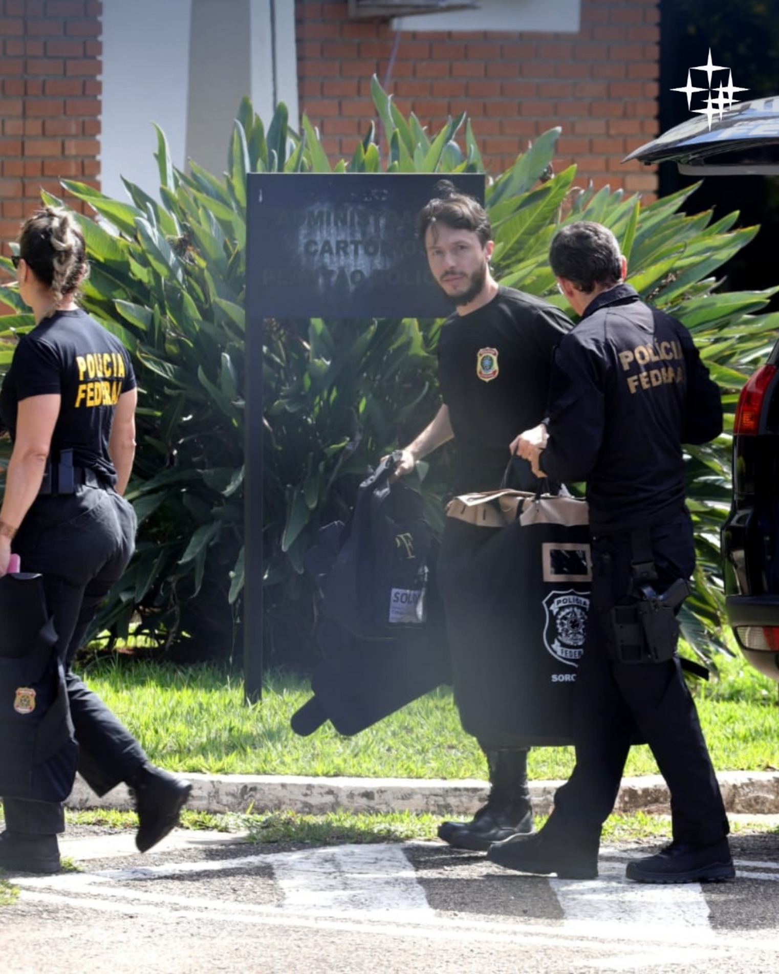 Duas pessoas foram presas e vários documentos foram apreendidos na segunda fase da Operação Copia e Cola