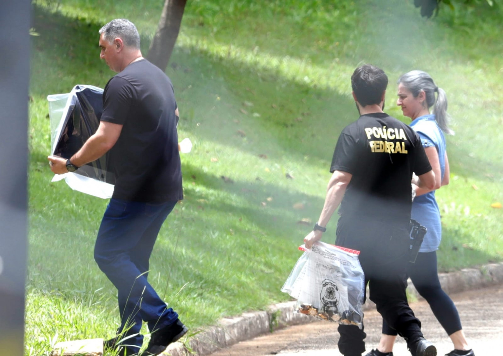 A Polícia Federal cumpriu sete mandados de busca e apreensão e dois de prisão preventiva em cidades da região