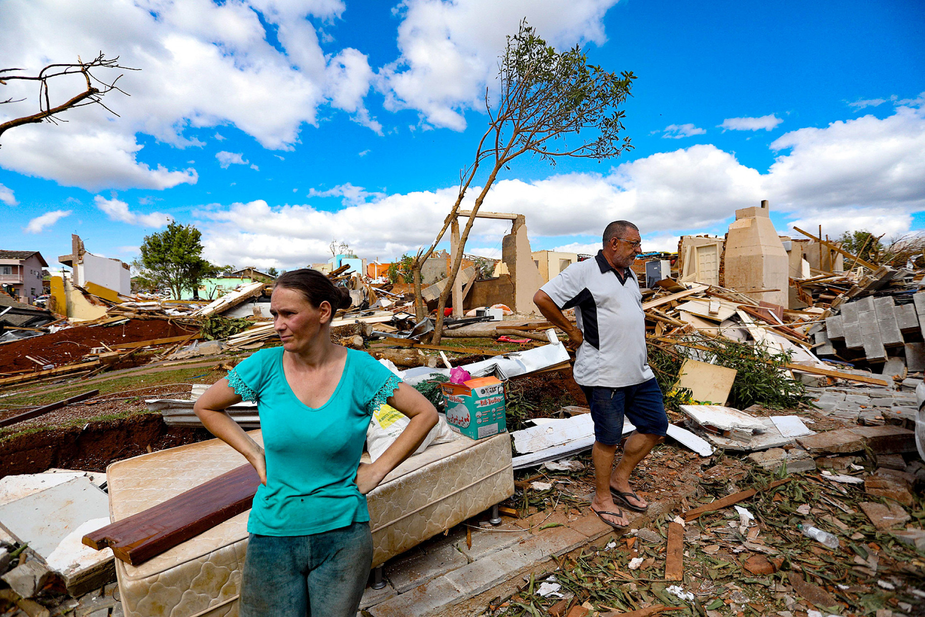 Moradores tiveram as casas destruídas pelo vendaval
