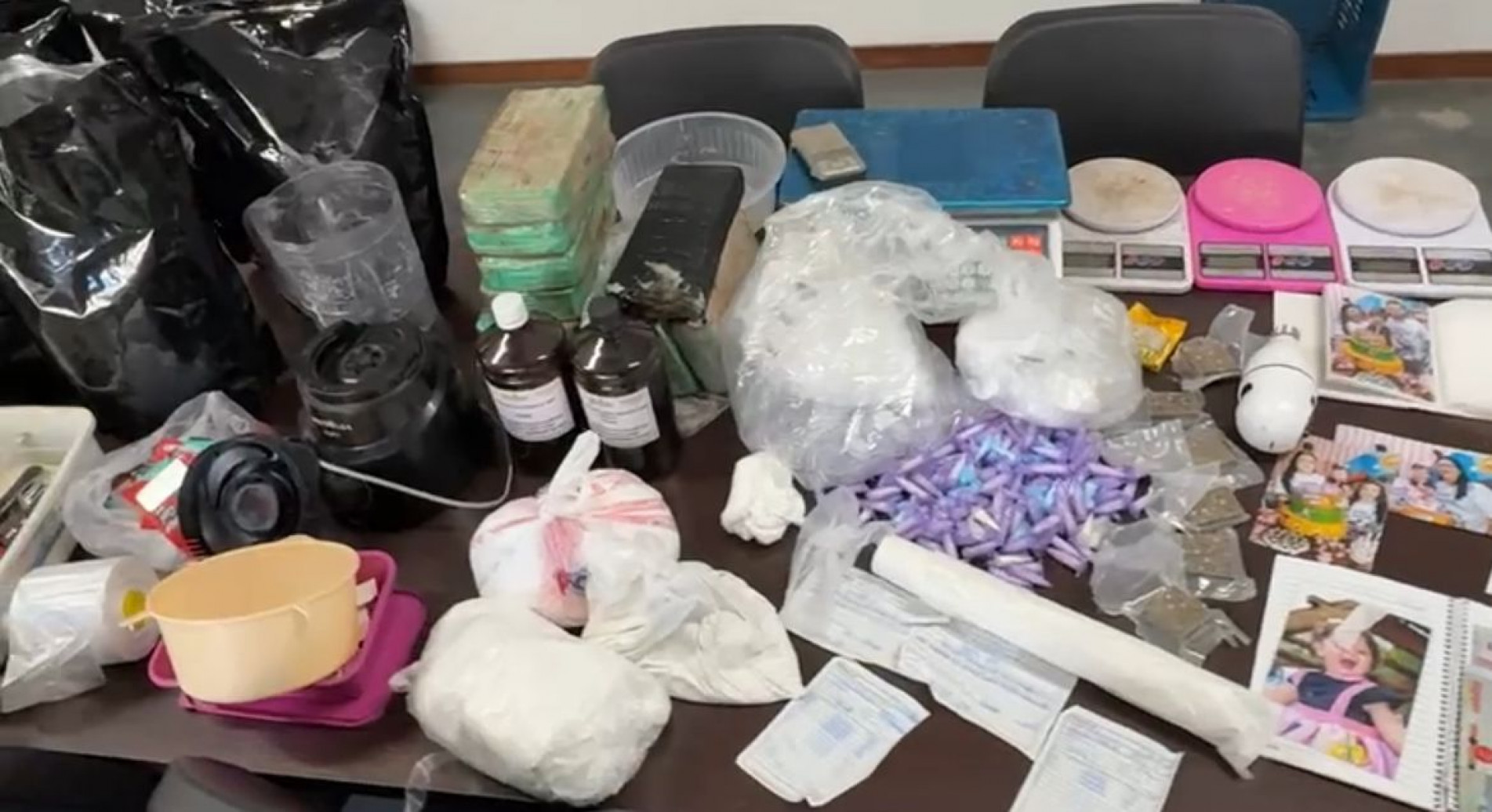 Durante as novas investigações, foram identificados novos fornecedores e intermediários responsáveis por abastecer traficantes 