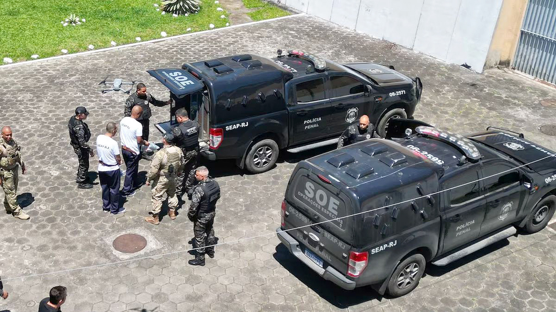 Forte aparato de segurança foi montado para transferência
