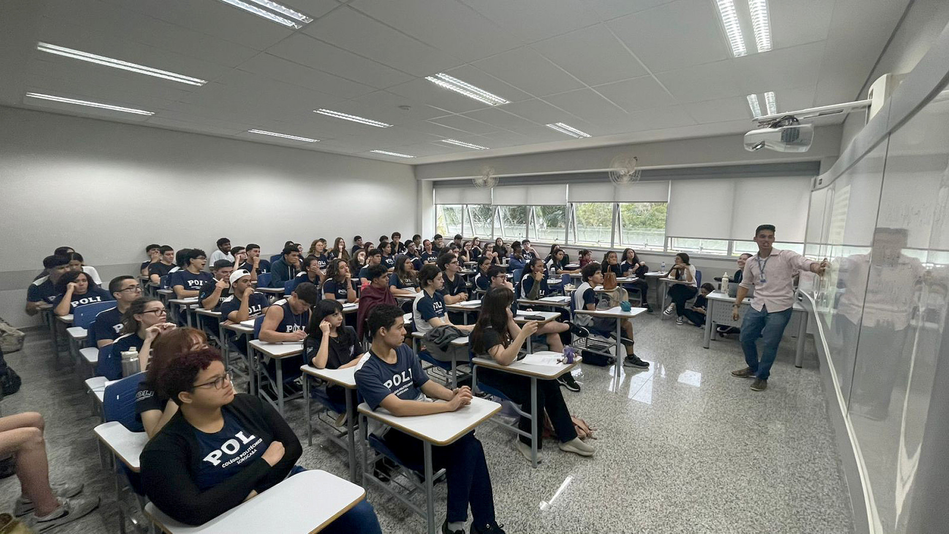 Na Facens, estudantes aprofundaram conhecimentos em matemática e 
ciências da natureza, participando de práticas orientadas, resoluções 
de questões e vivência no ambiente universitário
