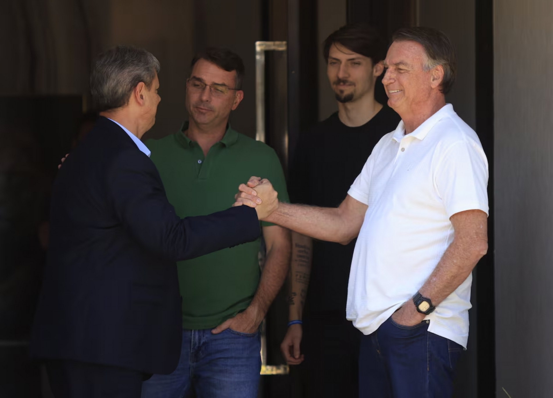 As autorizações foram concedidas após a defesa de Bolsonaro solicitar visitas na 