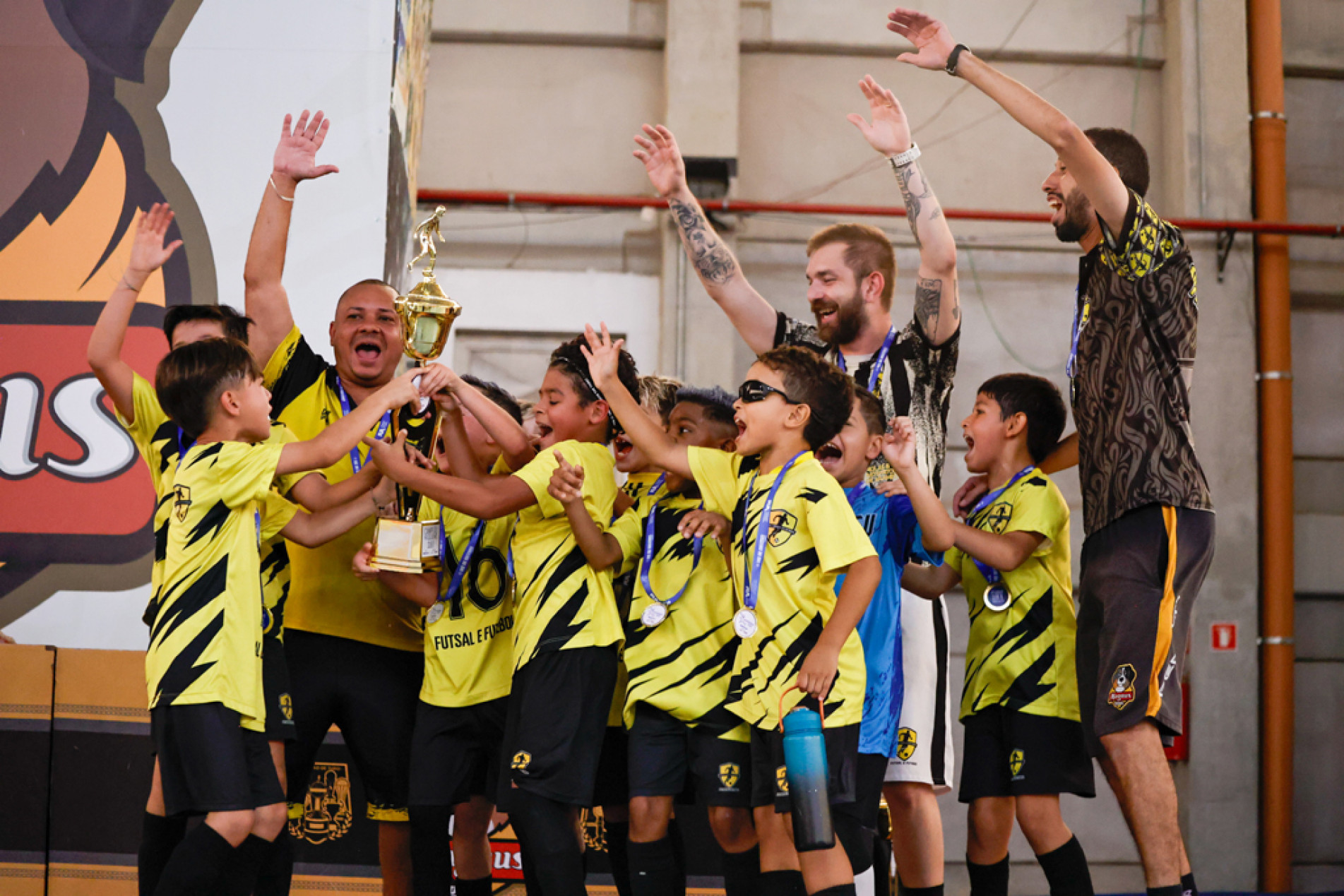 Rafael Cafu e Felipinho Futsal: campeão da categoria sub-08