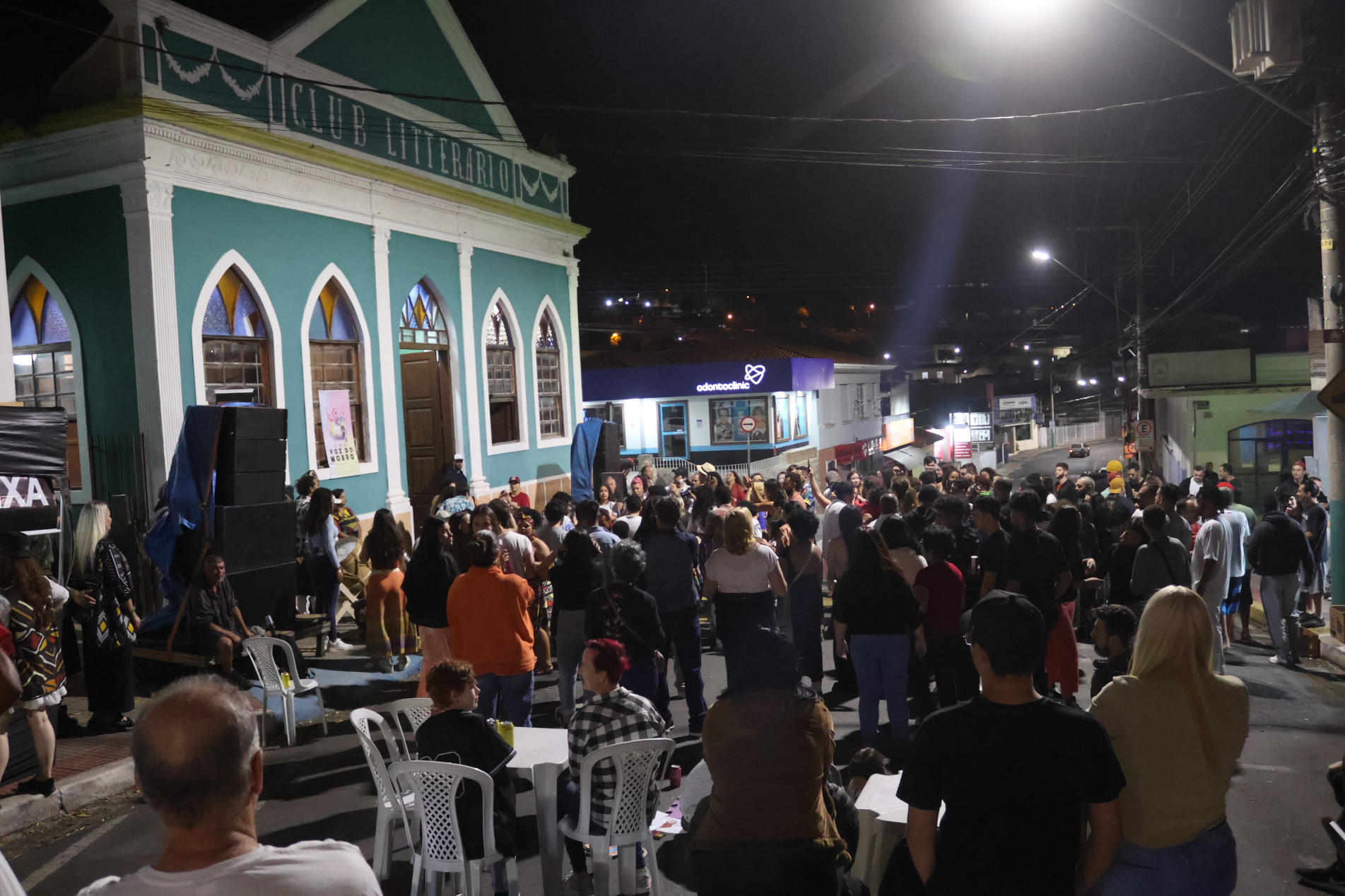 O evento conta com apresentações musicais, de dança e exaltação da cultura afro brasileira
