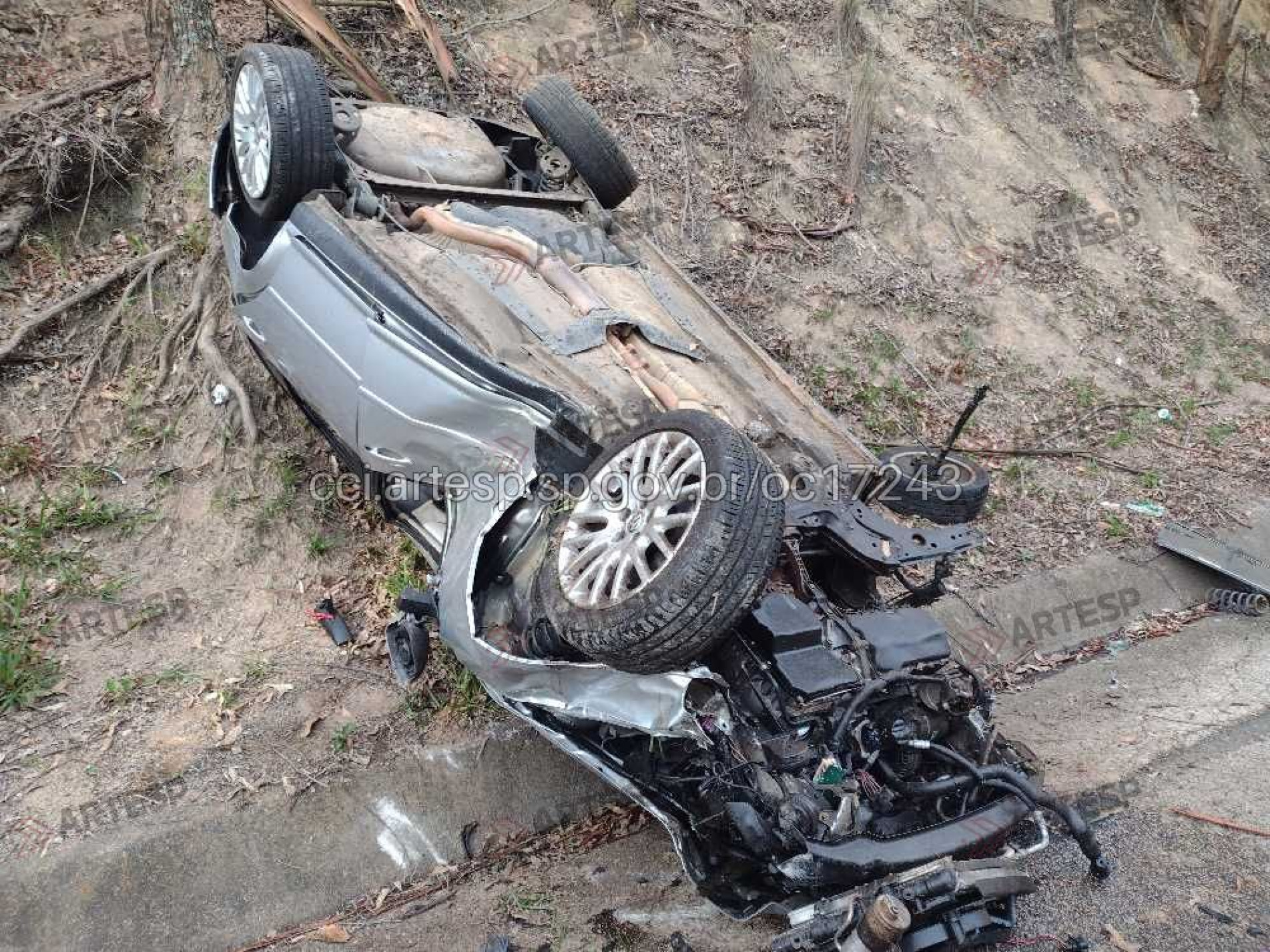 O carro foi encaminhado para a base da Polícia Rodoviária