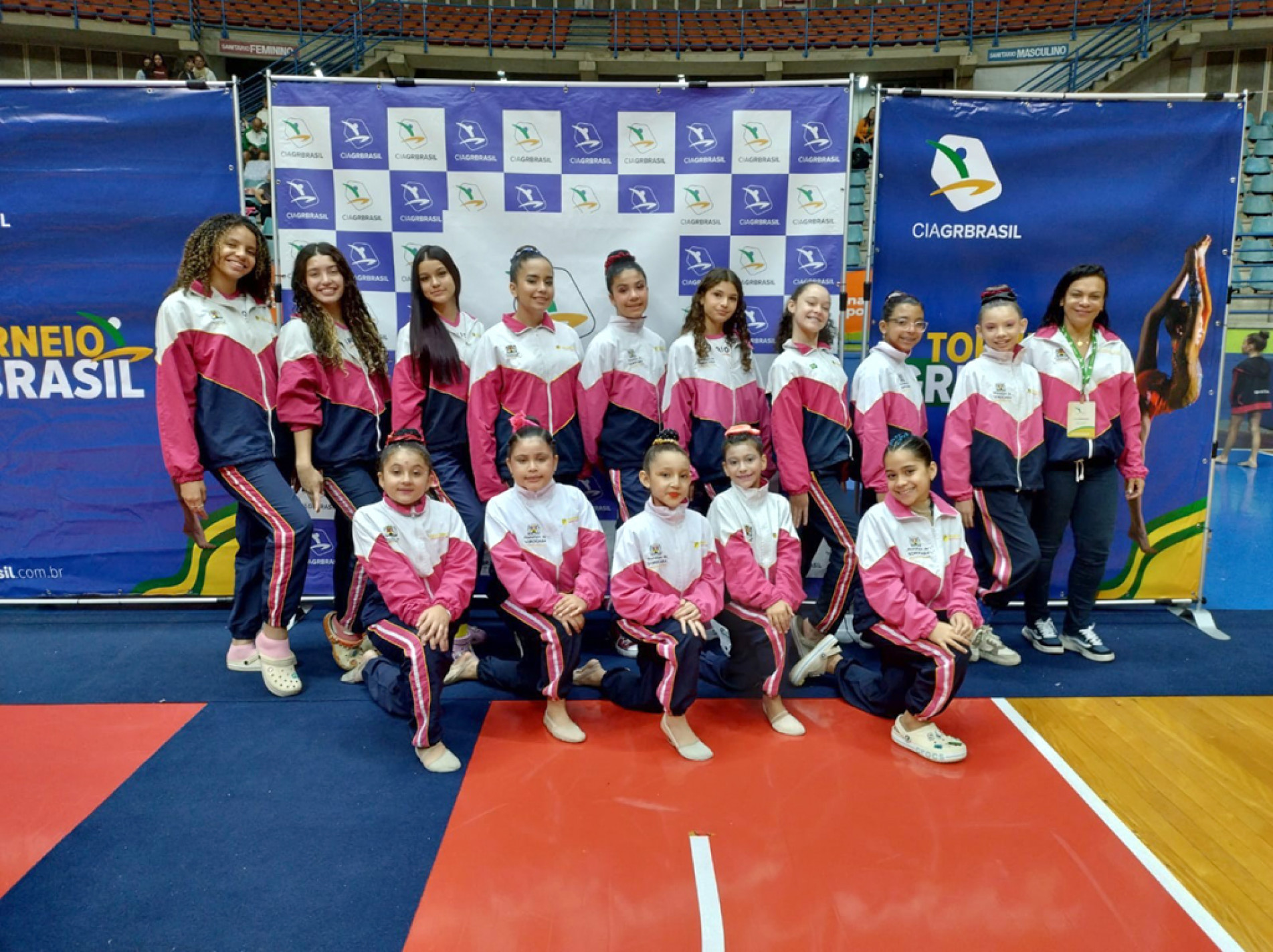 Meninas da ginástica rítmica têm bom desempenho no torneio realizado em São Bernardo do Campo
