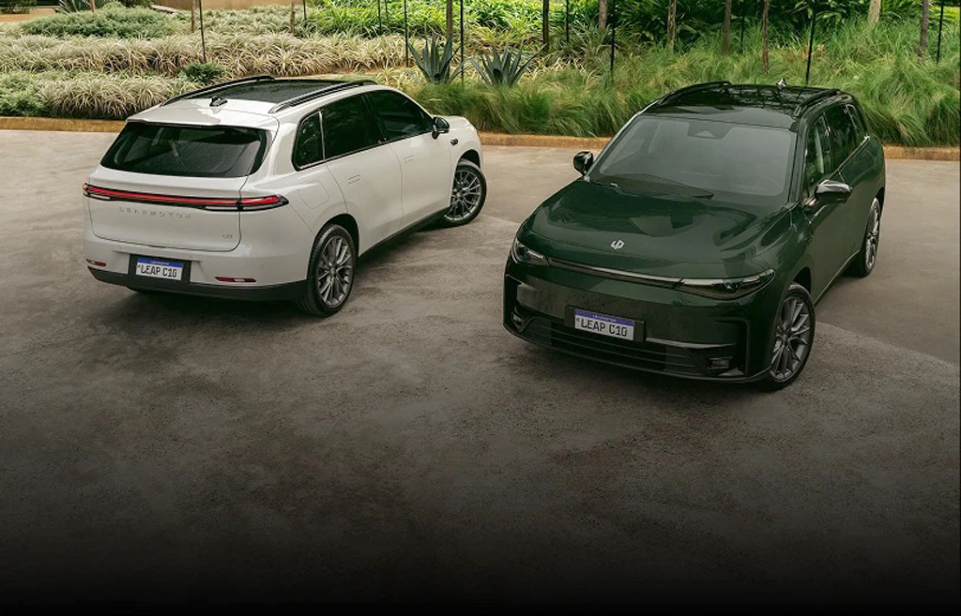 Os C10 elétrico e híbrido são idênticos tanto no visual quanto na lista de equipamentos
