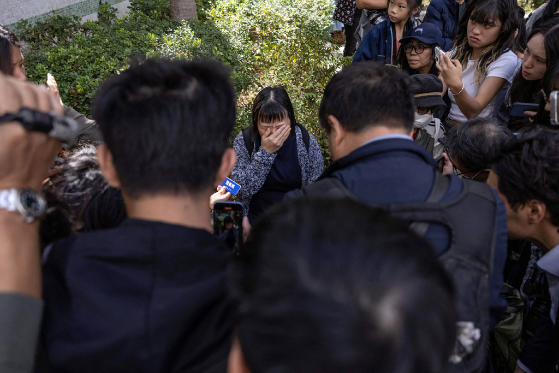 Parentes procuram por desaparecidos 