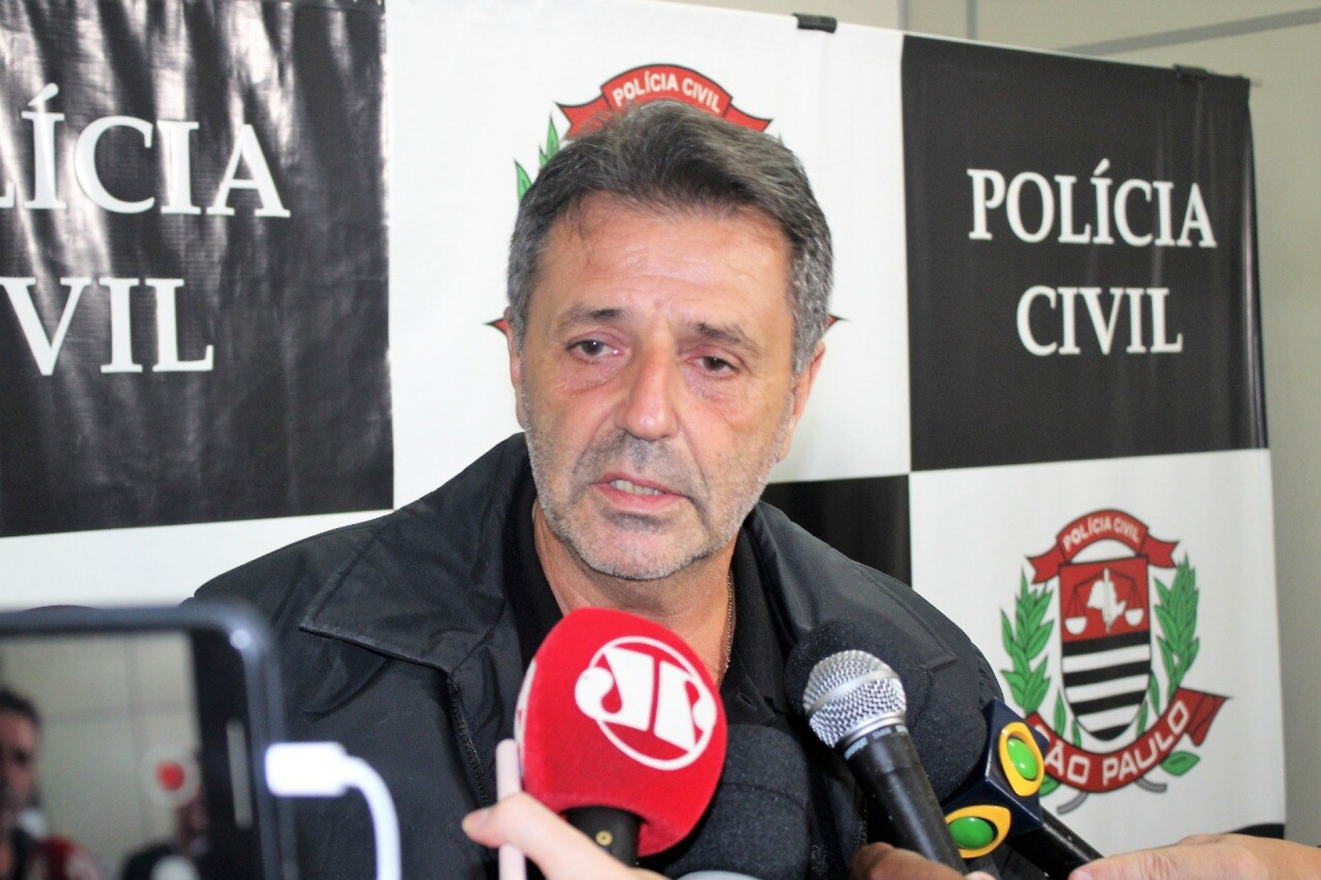 Nico é formado em Direito e atua na área de Polícia Judiciária