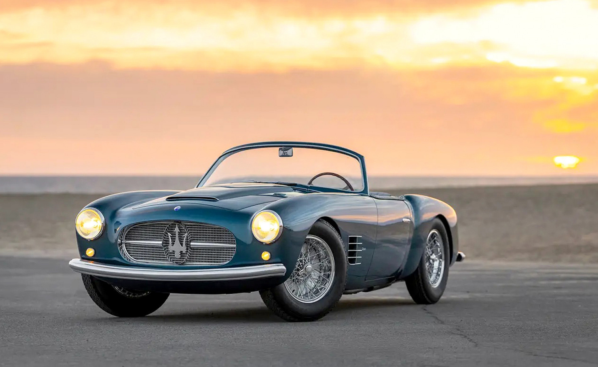 Os veículos são máquinas de corrida, com carroceria leve e arranjos interiores mais espartanos
