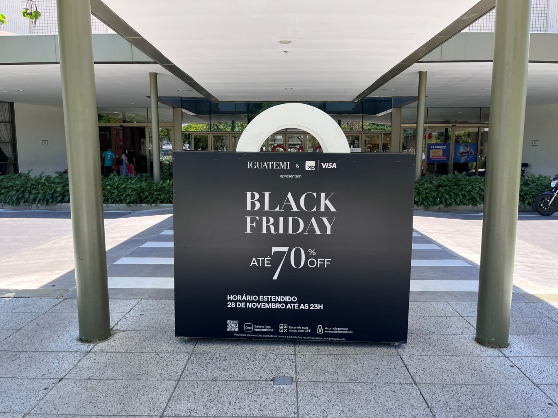 Consumidores também dividiram as compras entre o presencial e o comércio eletrônico, em busca de preços realmente vantajosos e da oportunidade de antecipar os presentes de Natal.
