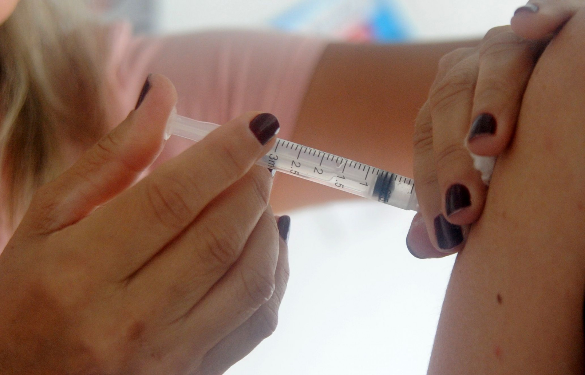  Vacina oferecida às gestantes proporciona proteção imediata a recém-nascidos