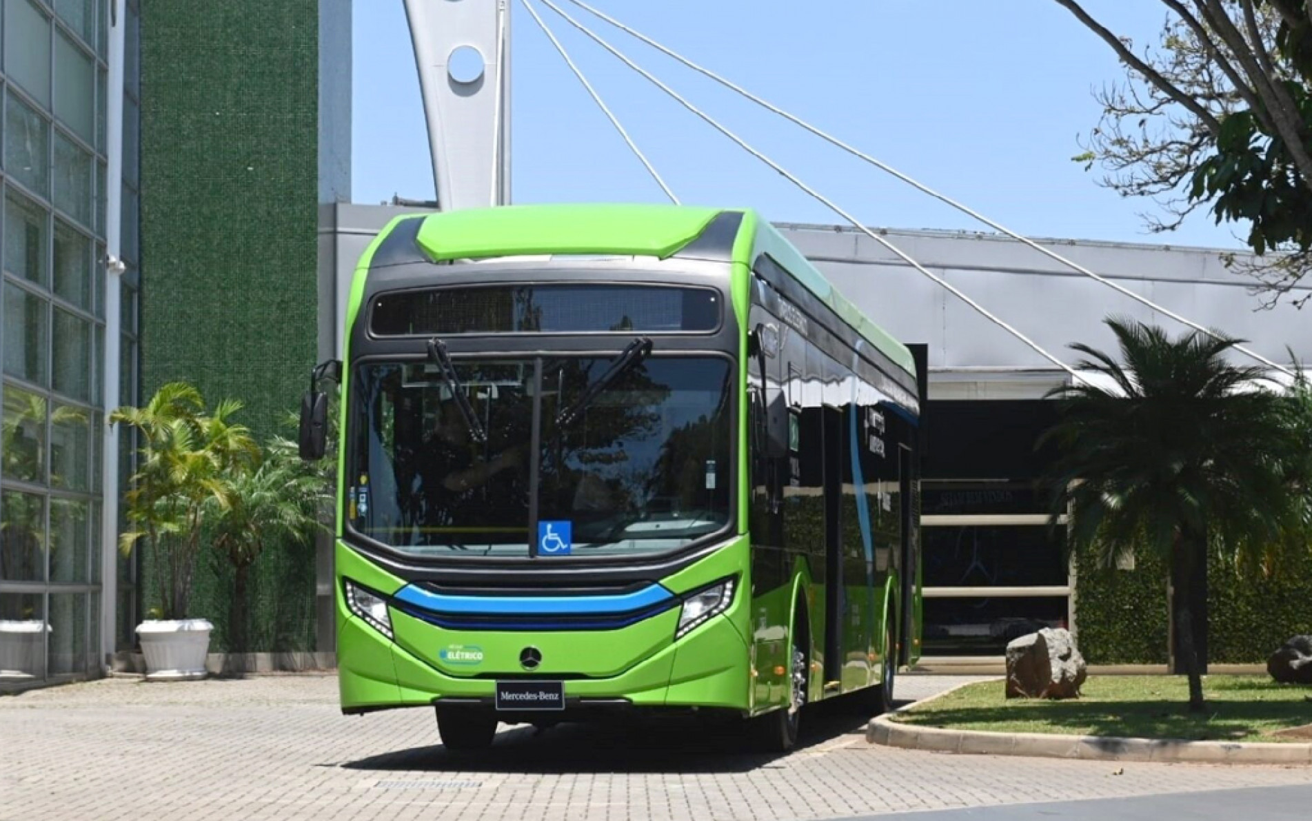 De janeiro a outubro, o total de ônibus elétricos emplacados atingiu 636 unidades: aumento de 145,6% em relação ao mesmo período de 2024 (259)
