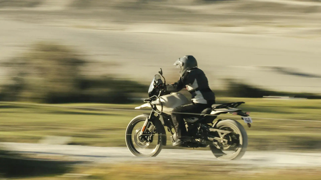 Motocicleta Royal Enfield Himalayan 450 estreou no Brasil o novíssimo motor Sherpa, um monocilíndrico de 452 cm³, arrefecido a líquido que produz 40 cv de potência
