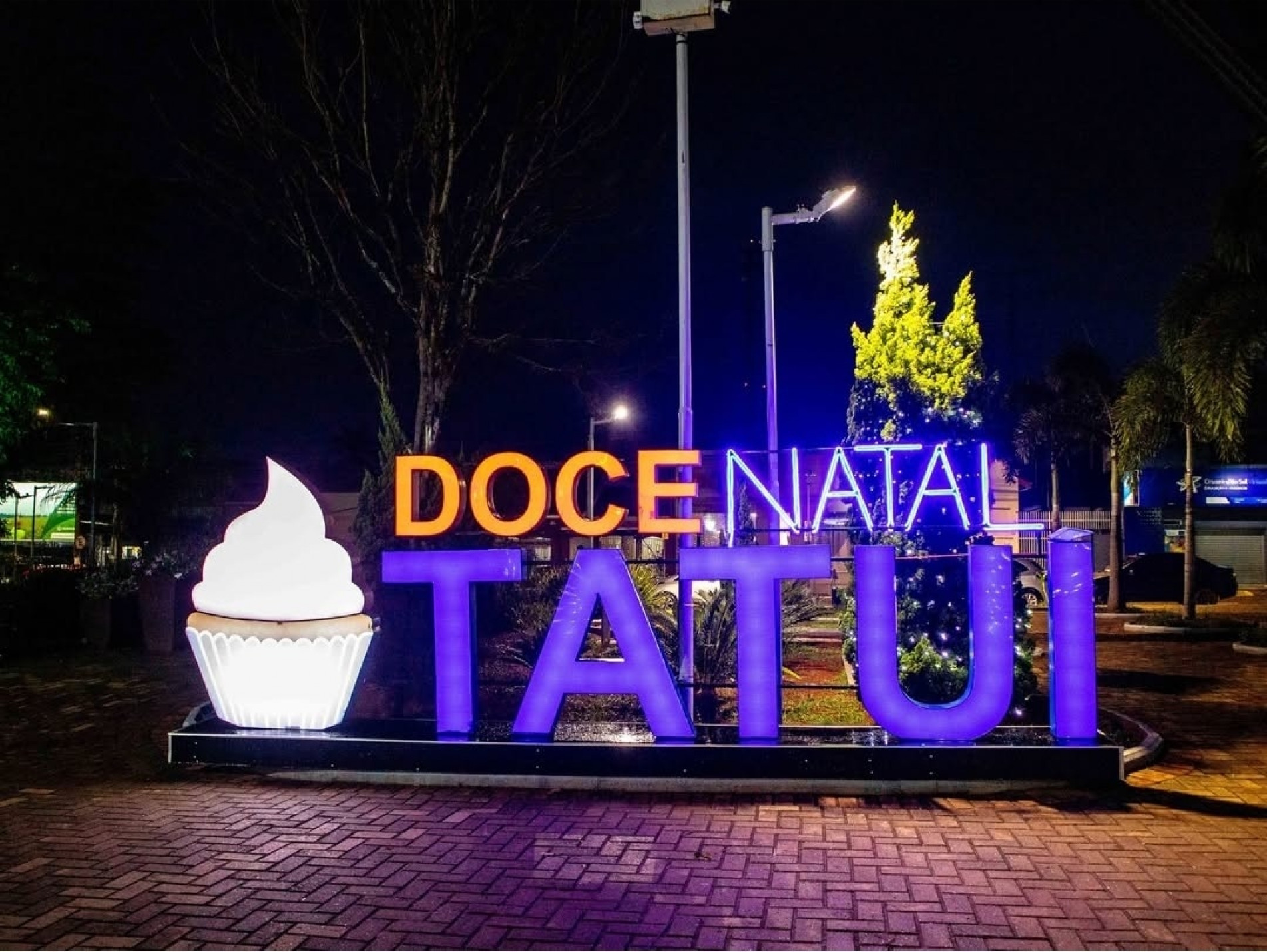 A iniciativa integra o Natal Encantado e reúne produtores locais