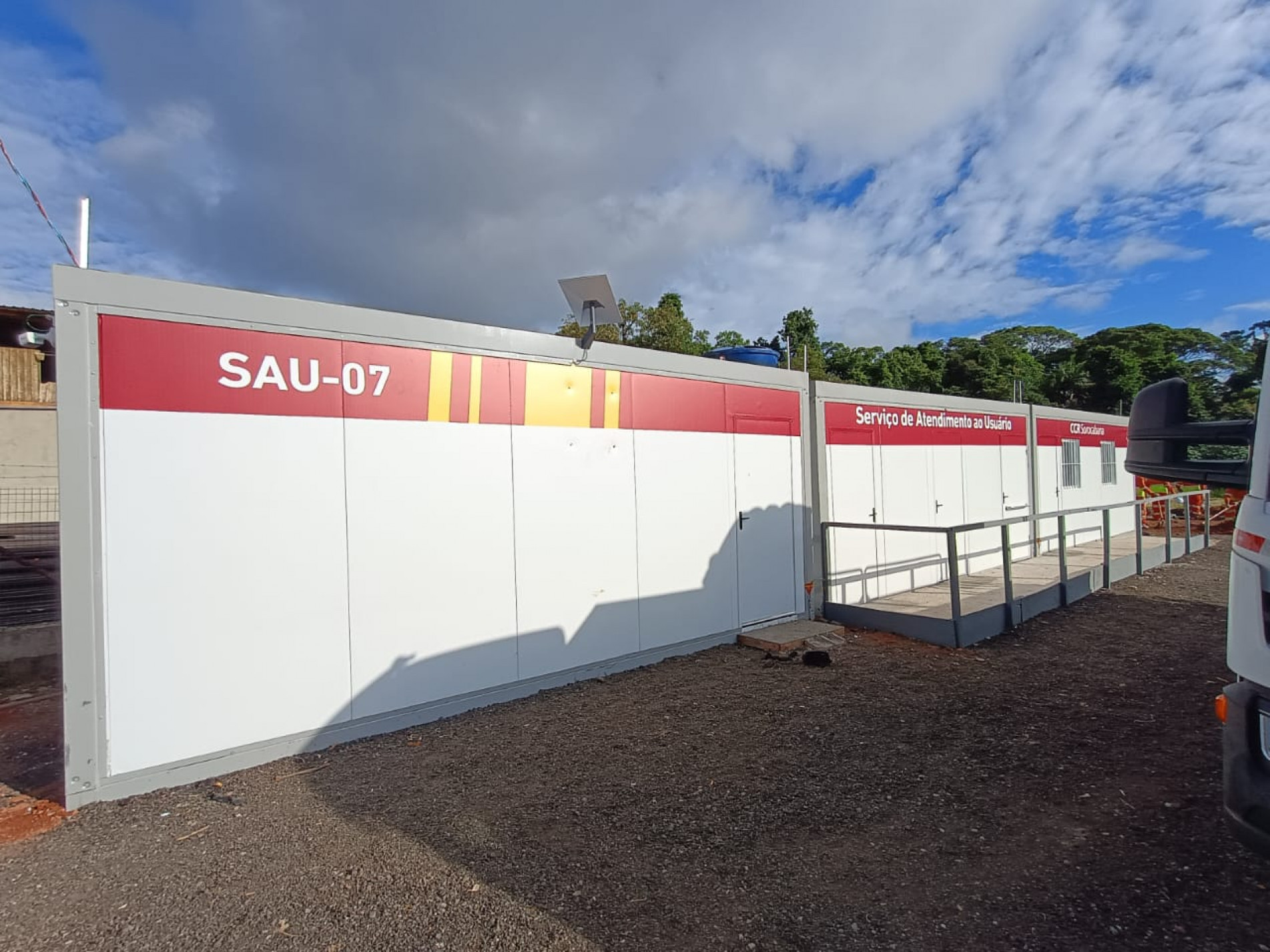 le recebeu os primeiros socorros ainda na base e foi encaminhado com vida à Santa Casa de Piedade.

