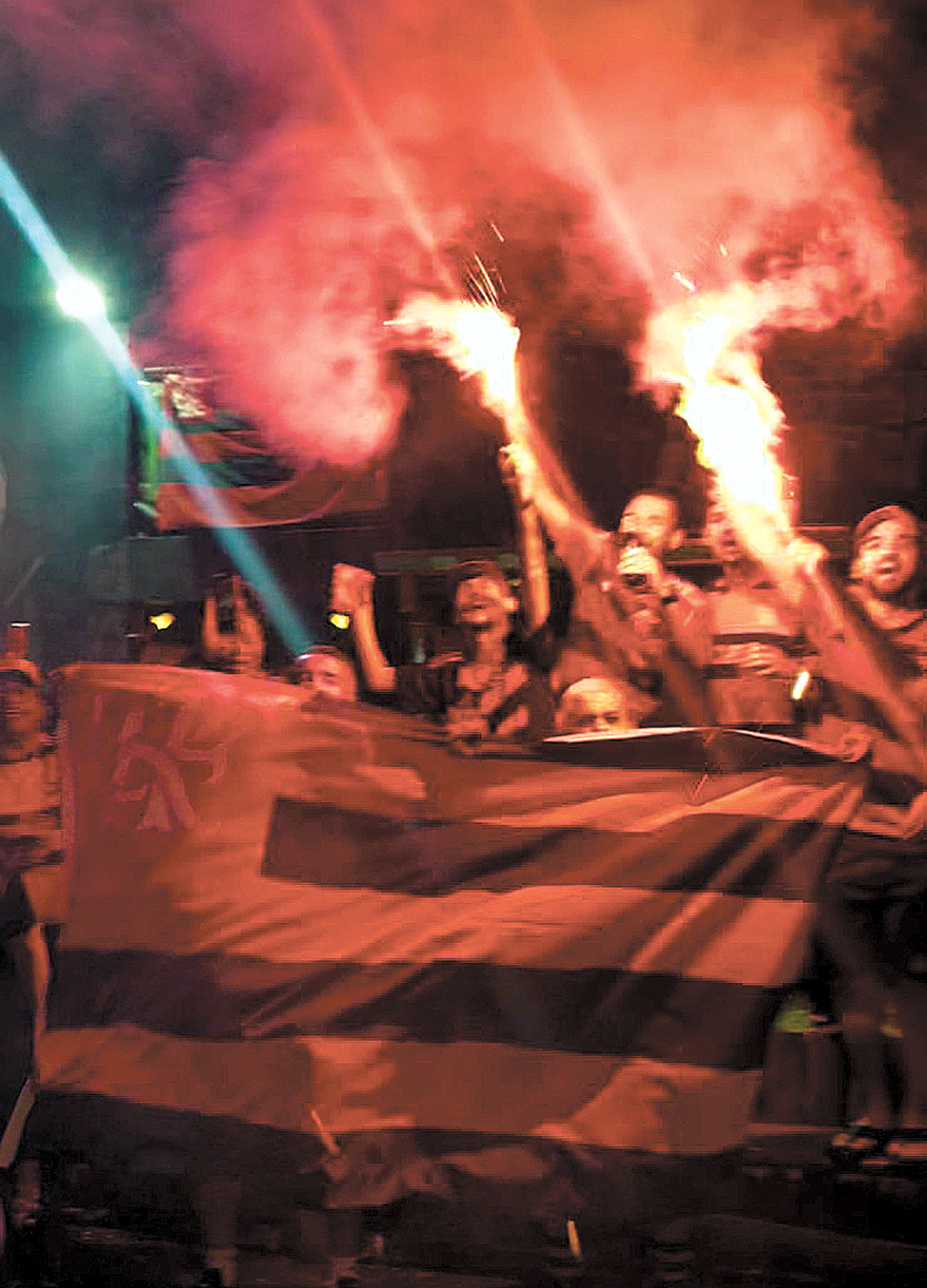 Movimento que nasceu em reuniões informais 
hoje reúne centenas de torcedores
