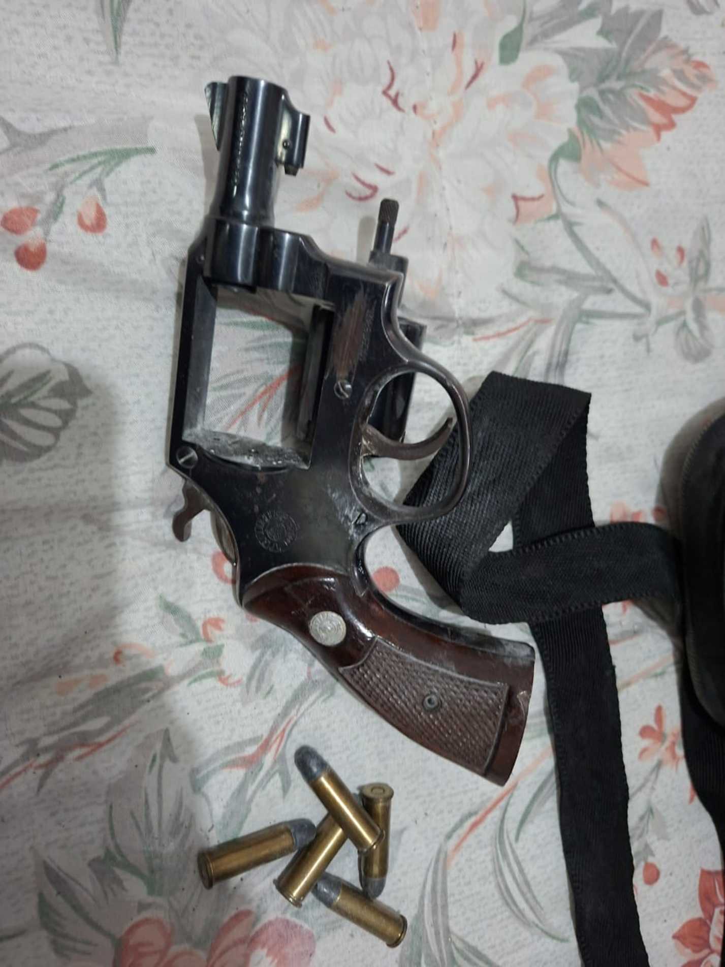 Durante a operação, dois homens e duas mulheres foram presos