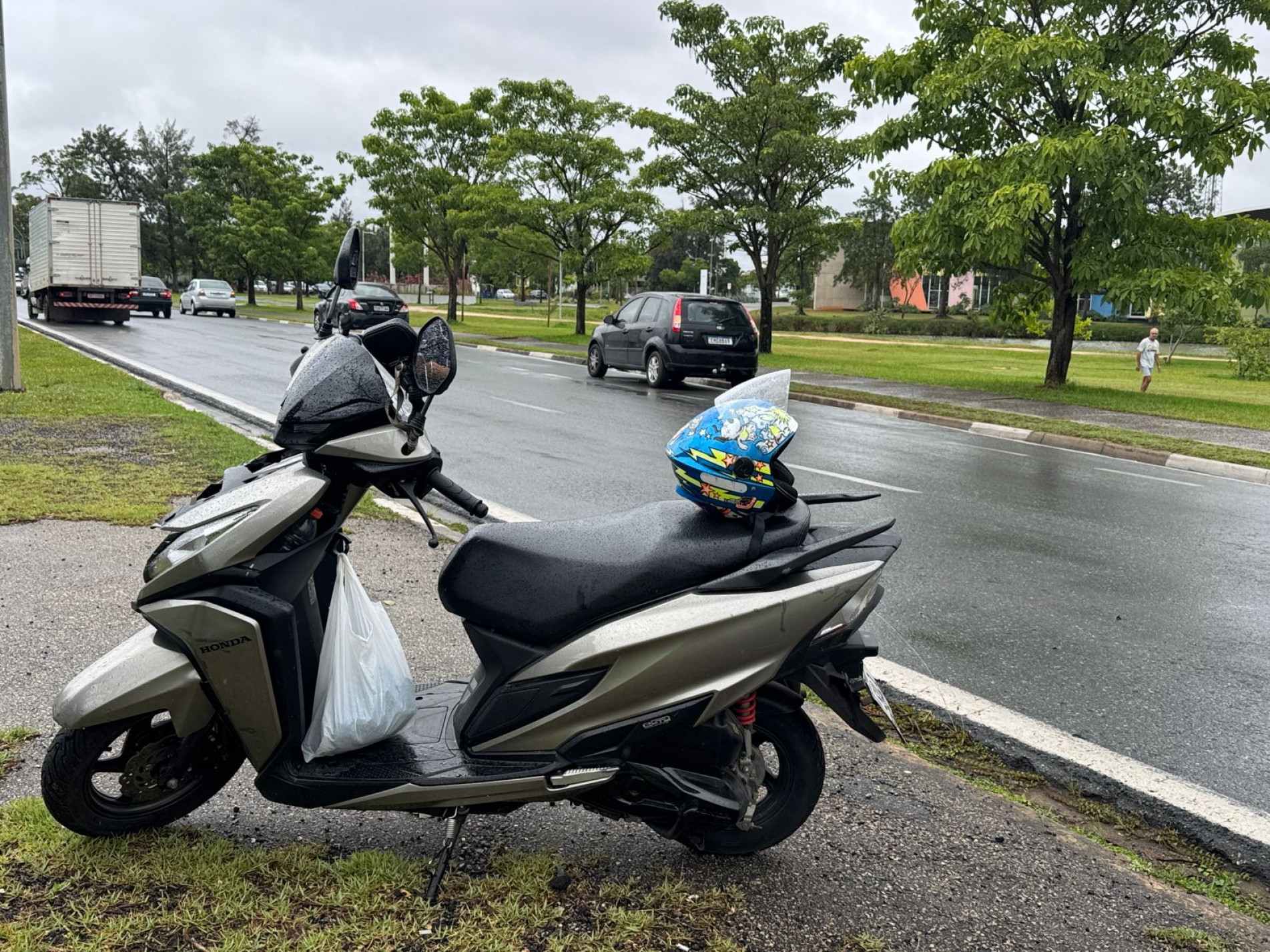 Acidente envolvendo motocleta e carro
