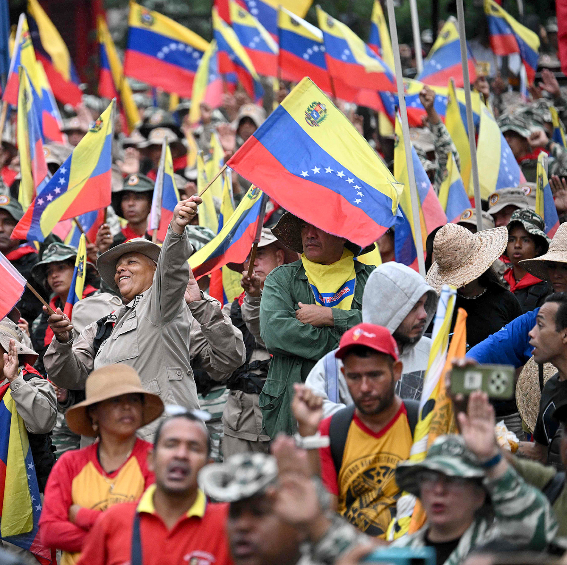 Venezuelanos deram apoio a Maduro nas ruas
