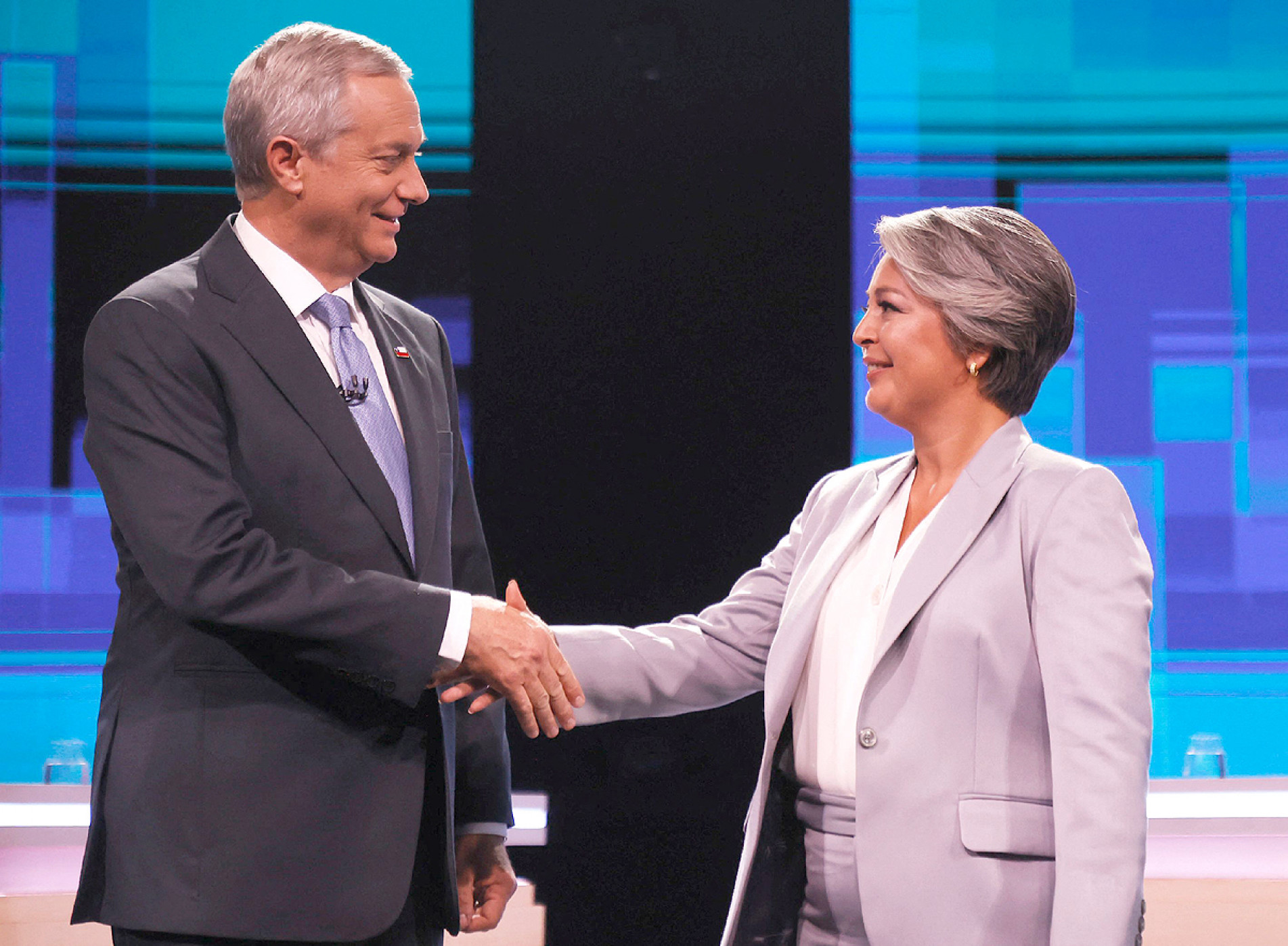 José Antonio Kast e Jeannette Jara disputam 2º turno
