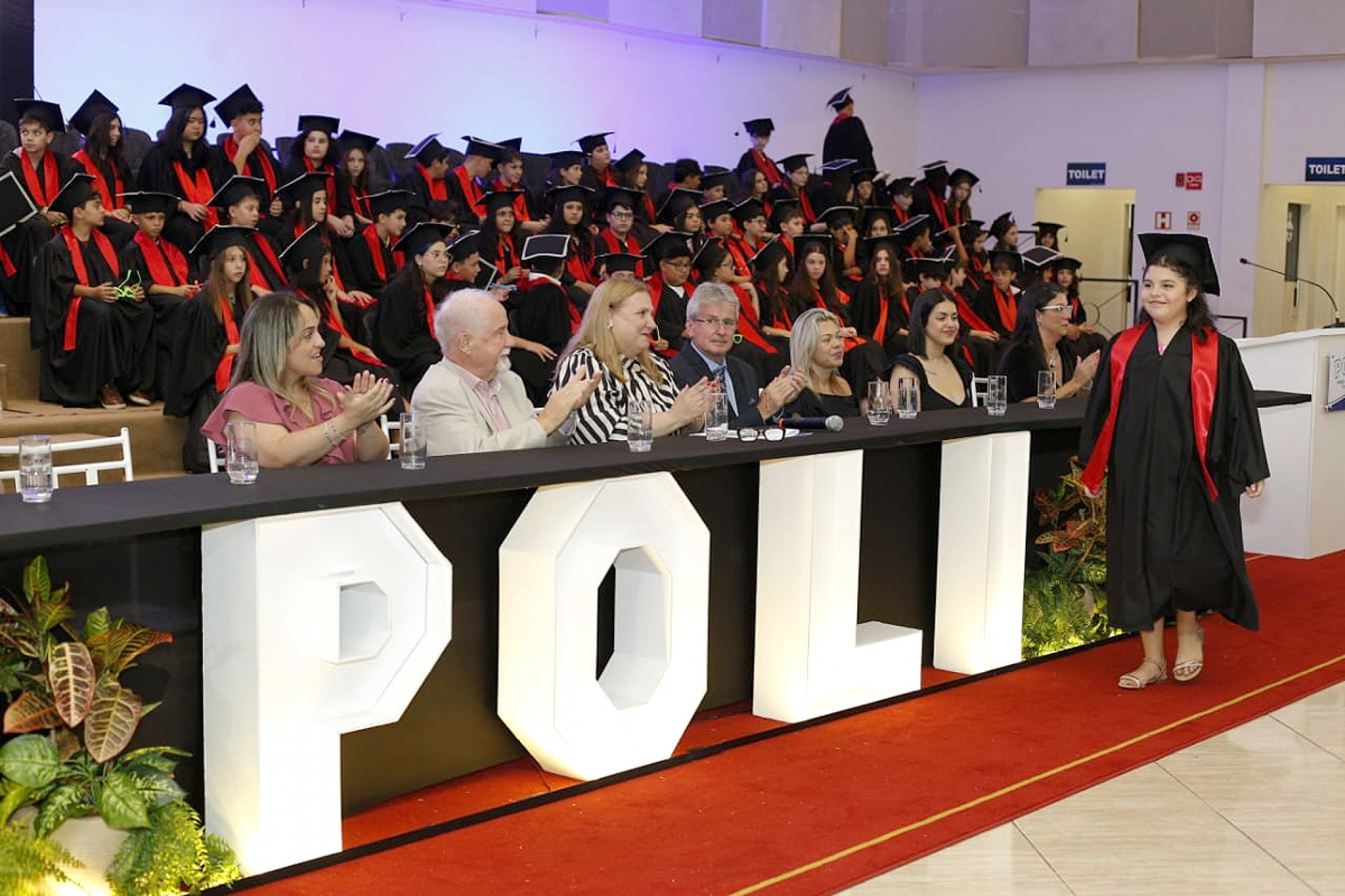 Solenidade contou com a presença de familiares, amigos, professores e gestores do colégio