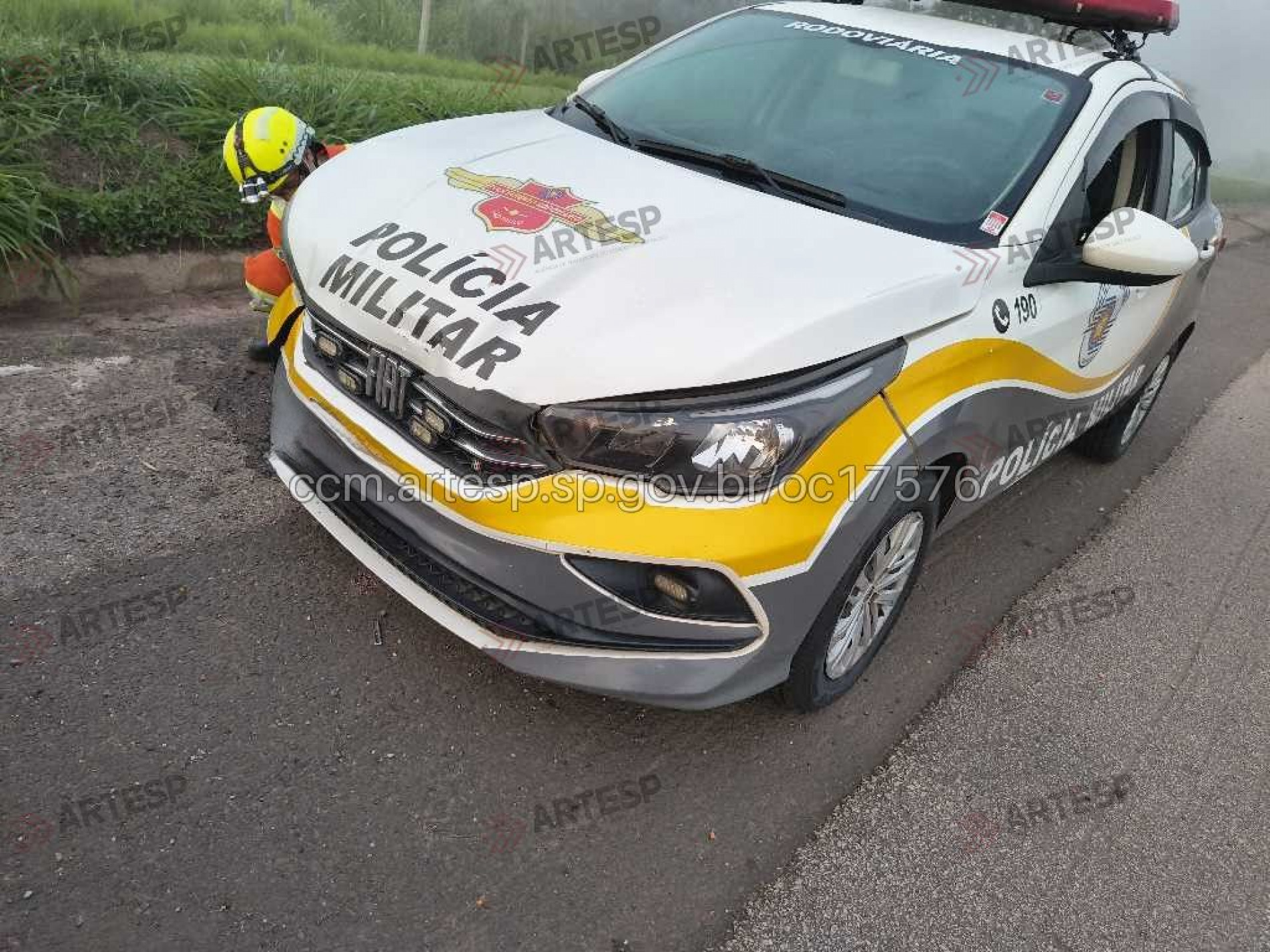 Viatura foi removida até a base pelo guincho