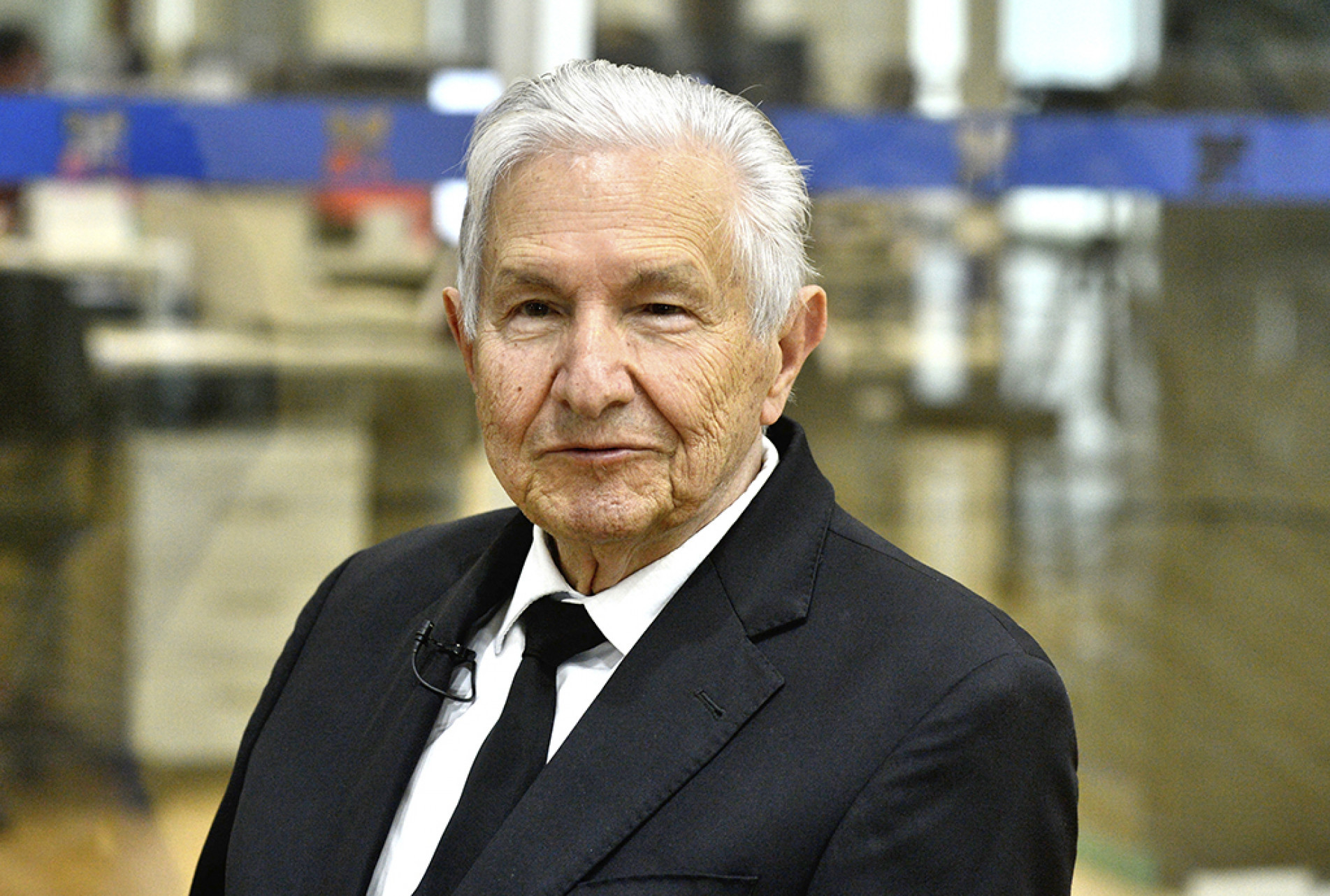 Faleceu sereno em sua residência, enquanto dormia. Não estava doente, 
apenas havia a fragilidade normal a um homem nonagenário
