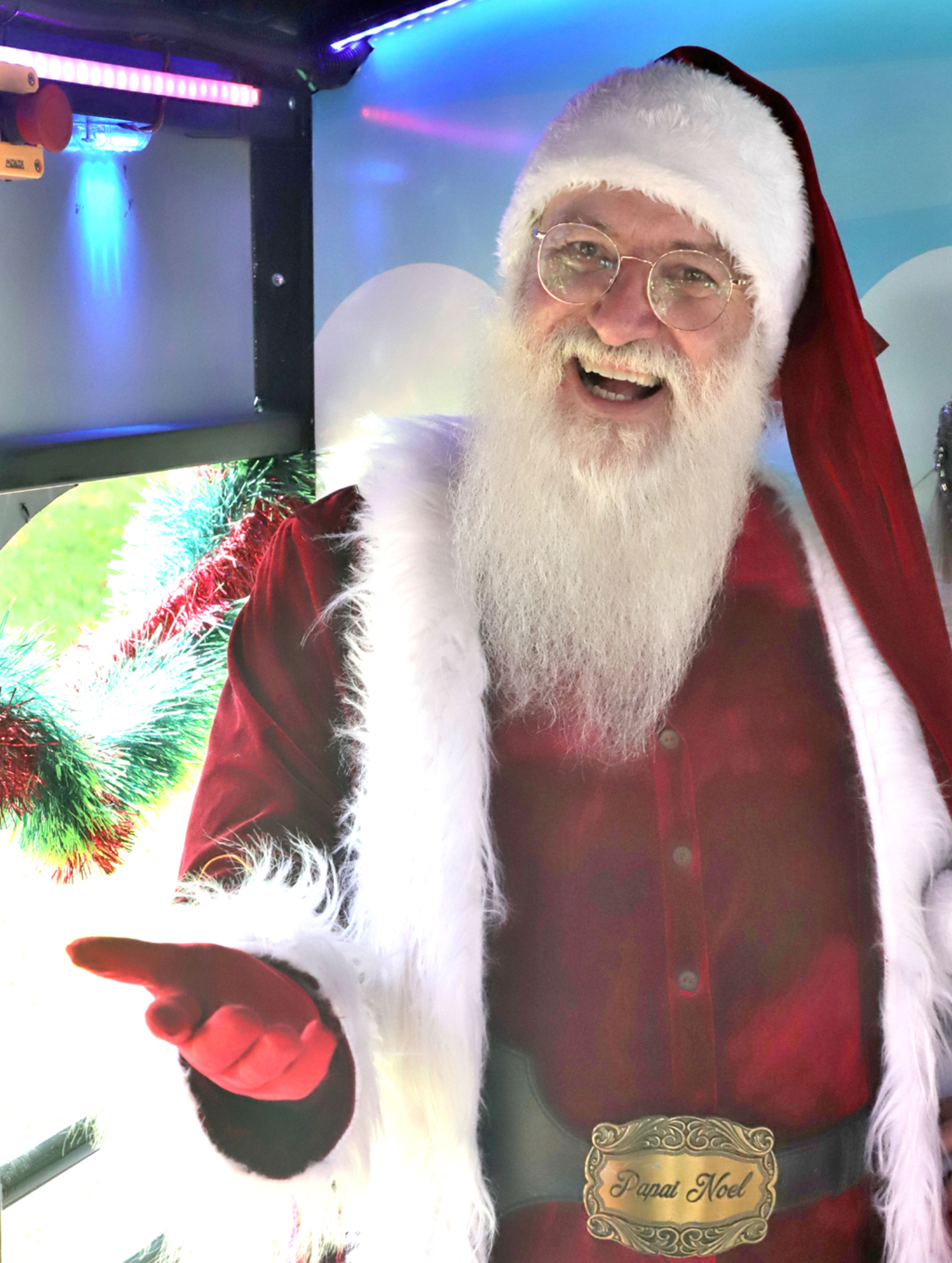 Caracterizado de bom velhinho, Marco Aurélio fala sobre sonhos e esperança