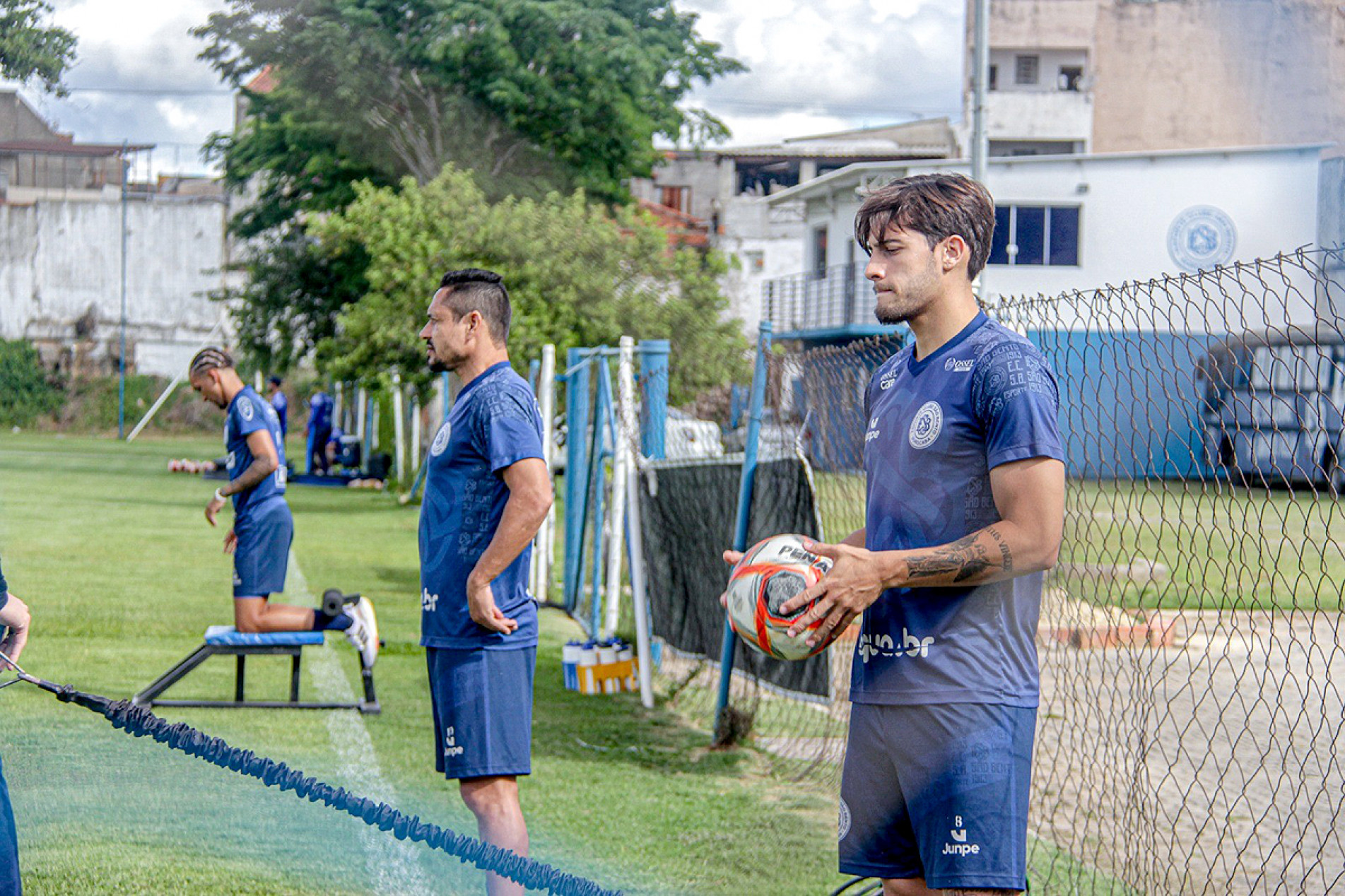 Jogadores intensificam trabalhos, entre eles os físicos e 
de equilíbrio, como preparação para a Série A2