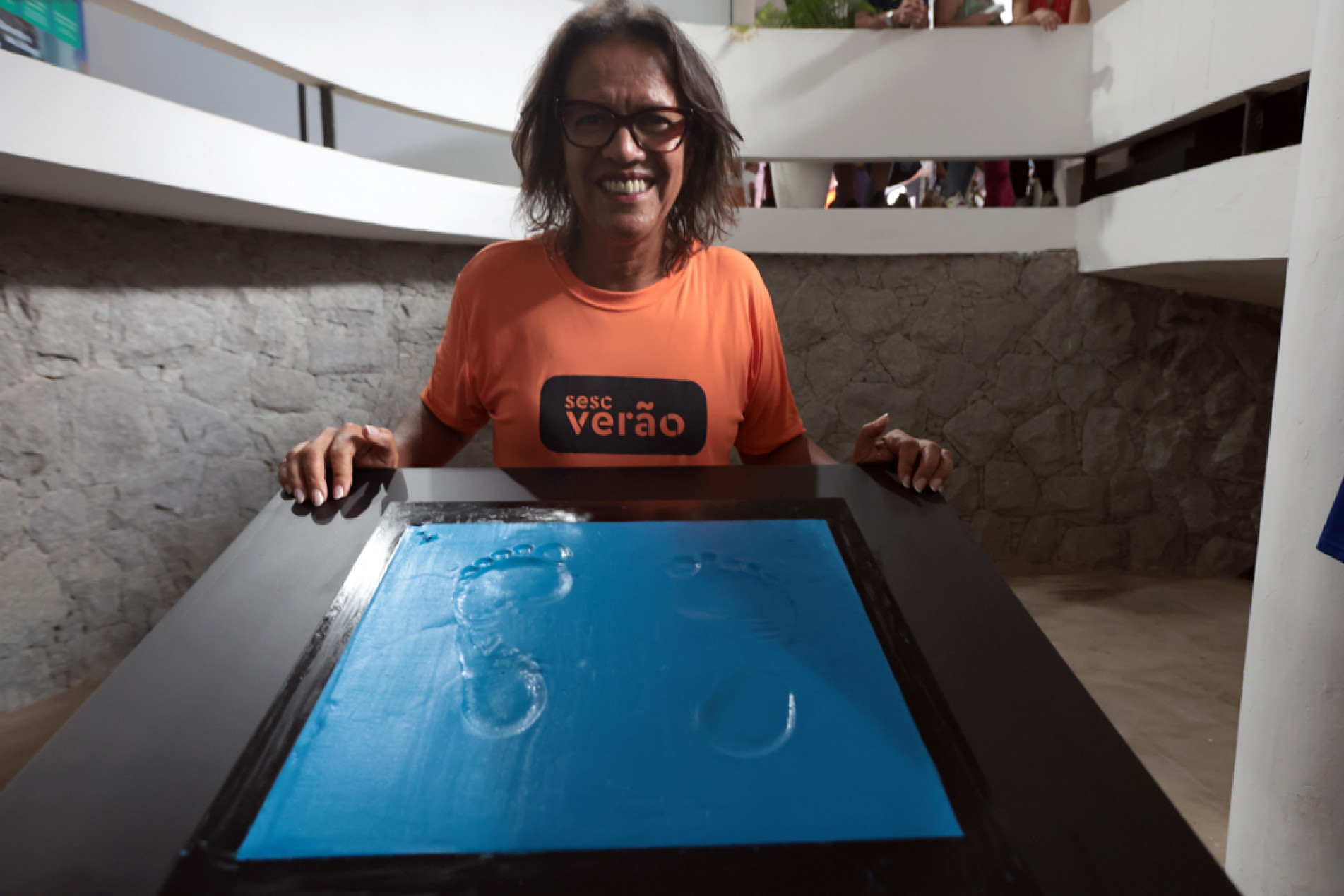 Brasileira Carmem de Oliveira também deixou sua marca em uma das placas 

