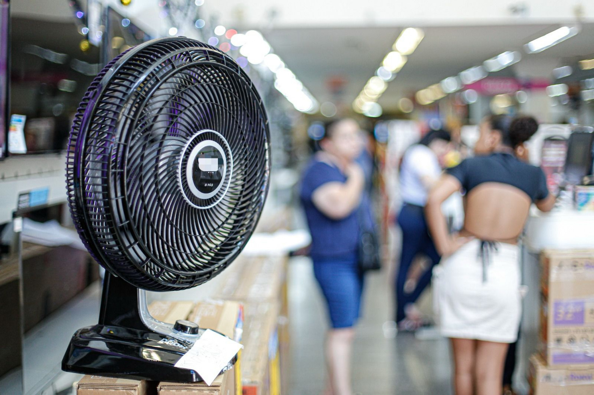 Com a falta do produto, muitos clientes passaram a considerar a compra de ar-condicionado