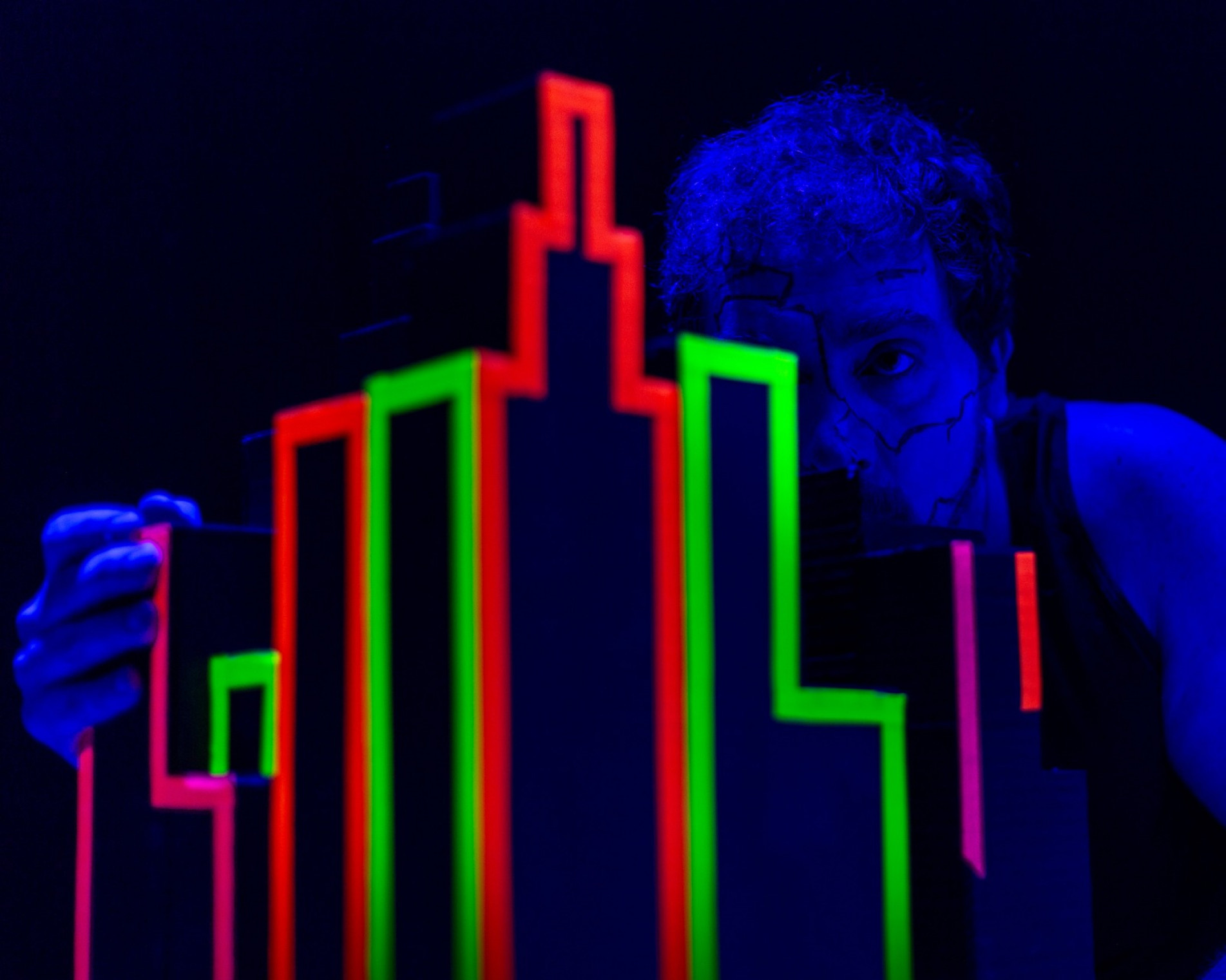 Espetáculo aborda saúde mental e etarismo em temporada gratuita em Sorocaba