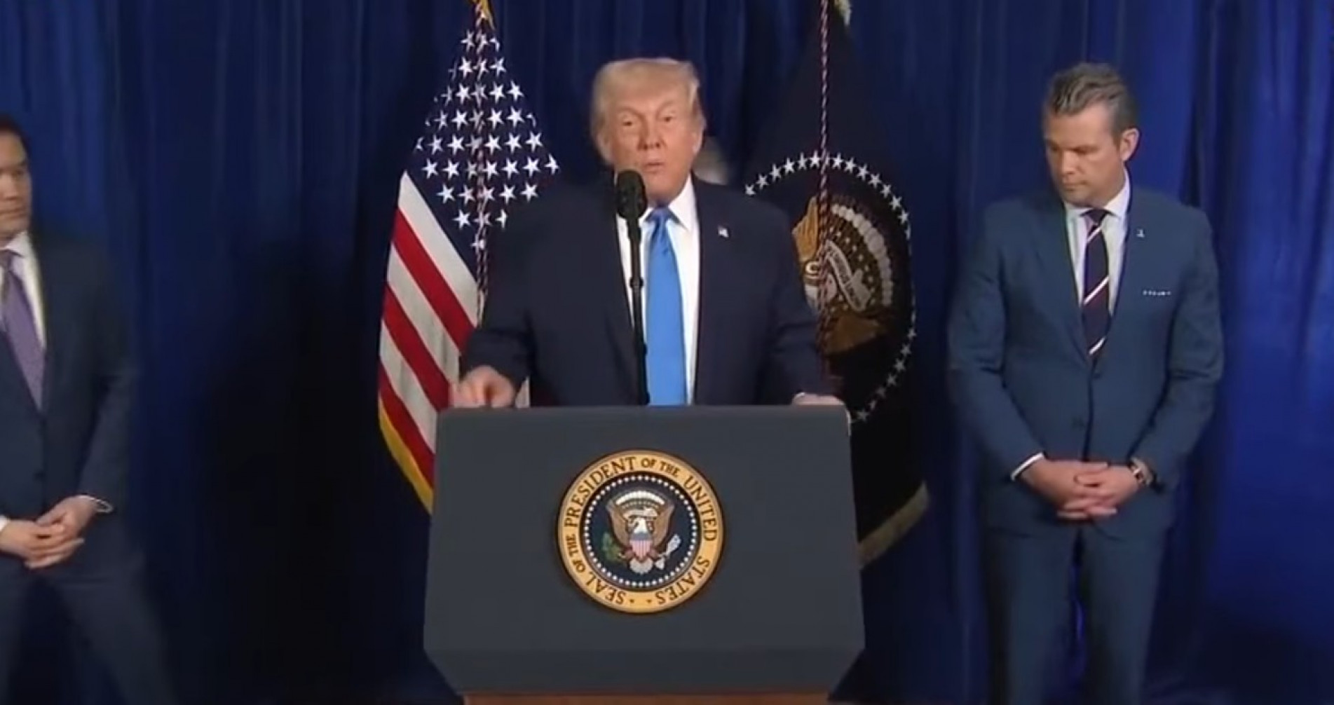 Trump disse que o l&iacute;der venezuelano, Nicol&aacute;s Maduro, e sua esposa, Cilia Flores, capturados em um opera&ccedil;&atilde;o militar americana durante a madrugada, est&atilde;o a caminho de Nova York.