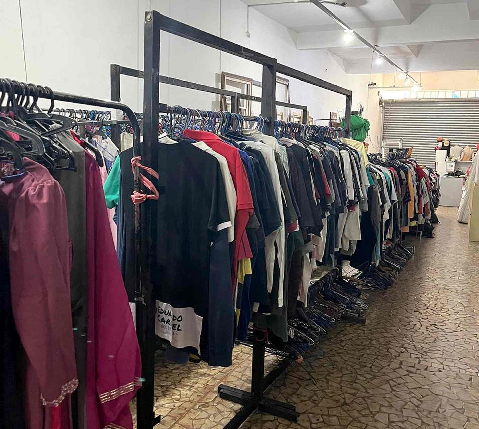 Doações em bom estado mantêm os bazares solidários e garantem recursos para ações sociais na cidade

