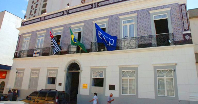 As atividades utilizam como referência exemplares de jornais preservados na documentação do museu