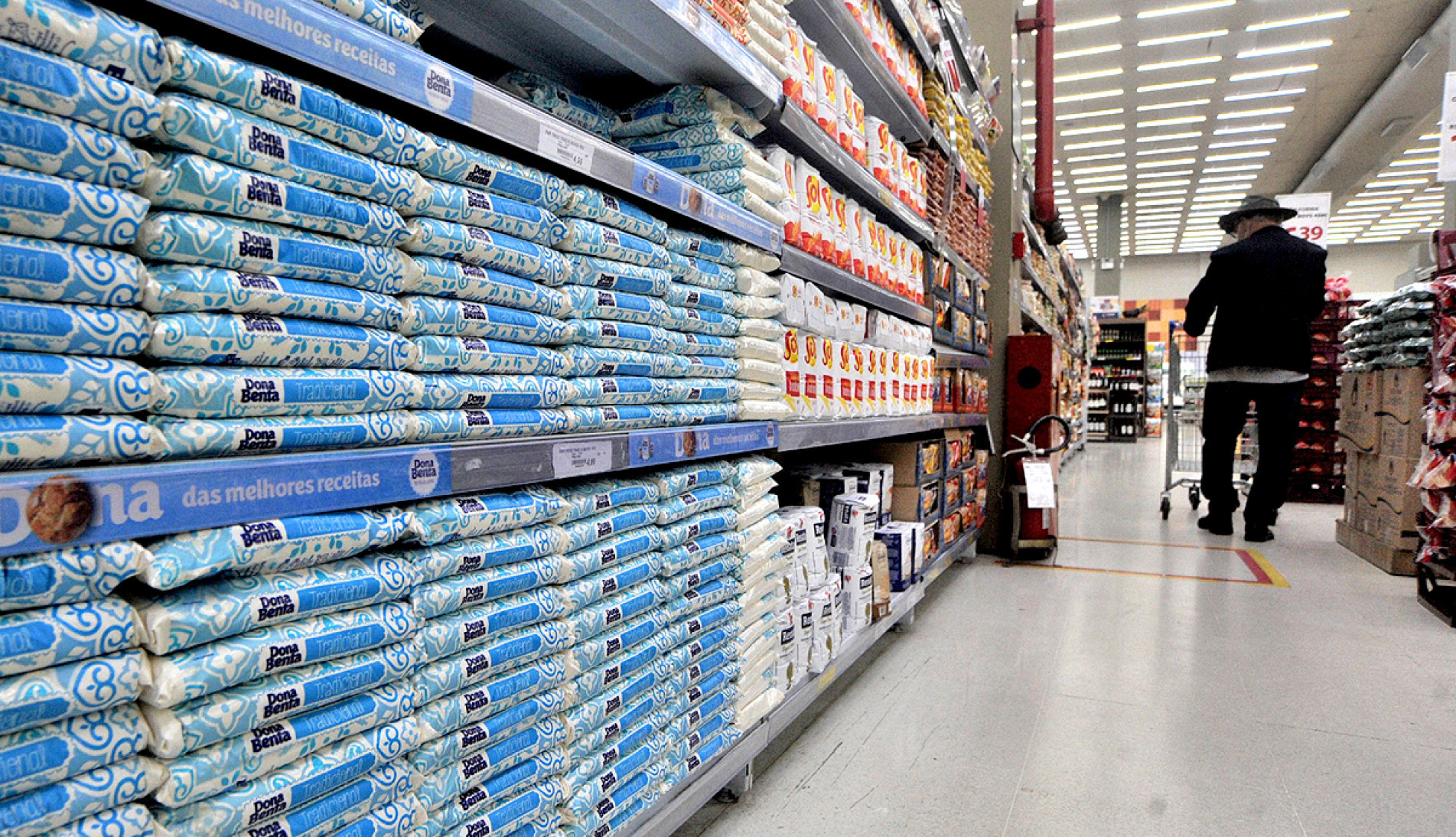 Perfil passa por renovação: jovens de 18 a 24 anos são 34% das novas contratações; profissionais de 50 a 64 anos são 24%