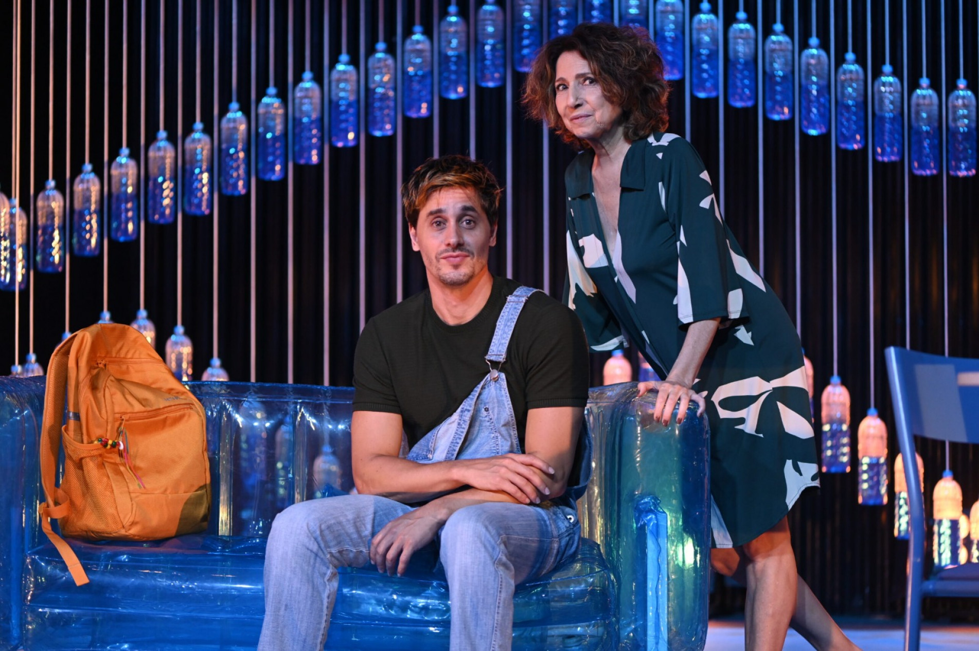 A narrativa acompanha Matilde, mulher de 60 anos, aposentada, que vive sozinha em Copacabana