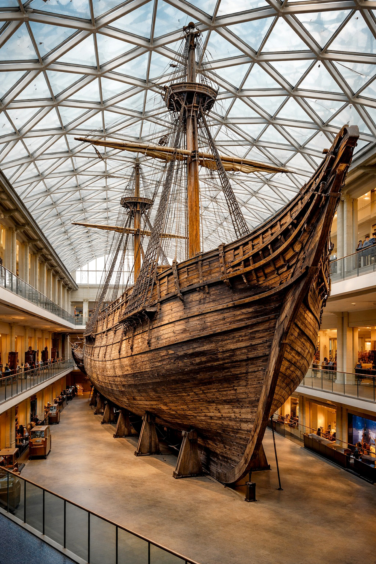 A antiga embarcação descansa no museu, 
guardando histórias do mar